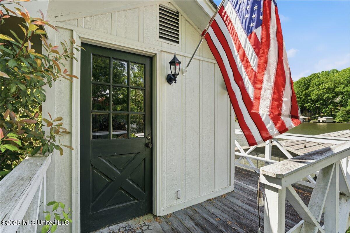 1827 Snow Lake Drive Property Photo 27