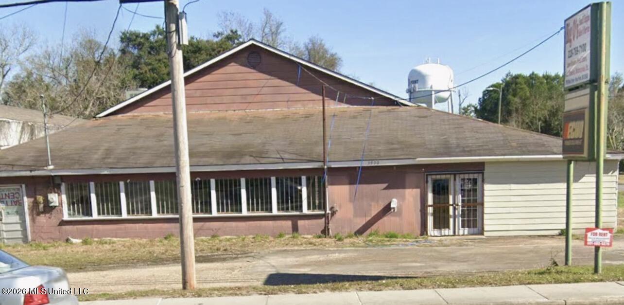 3900 Main Street Property Photo 3