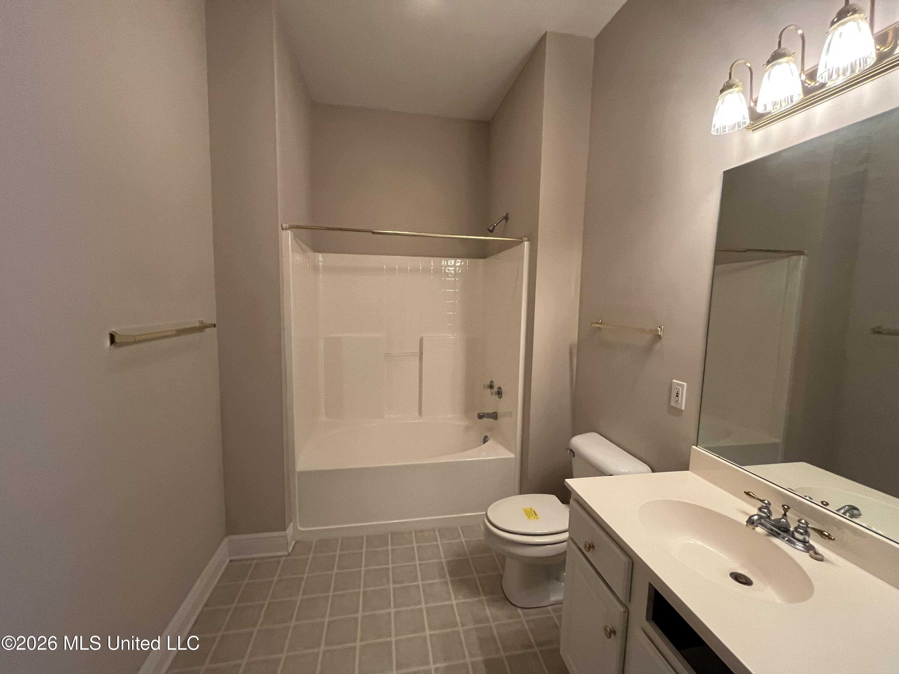 82 N Hill Drive Property Photo 9