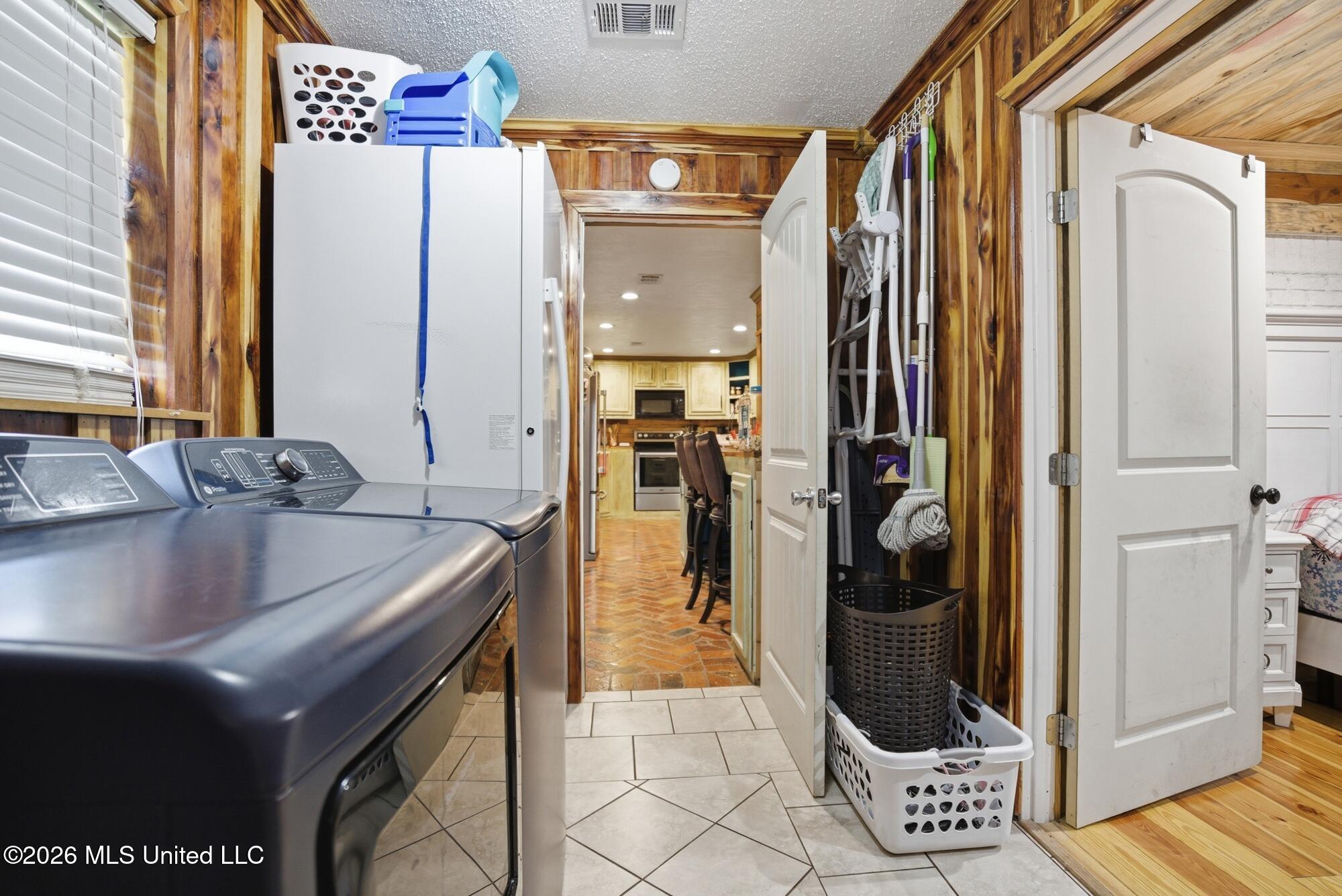 621 Flora Avenue Property Photo 22