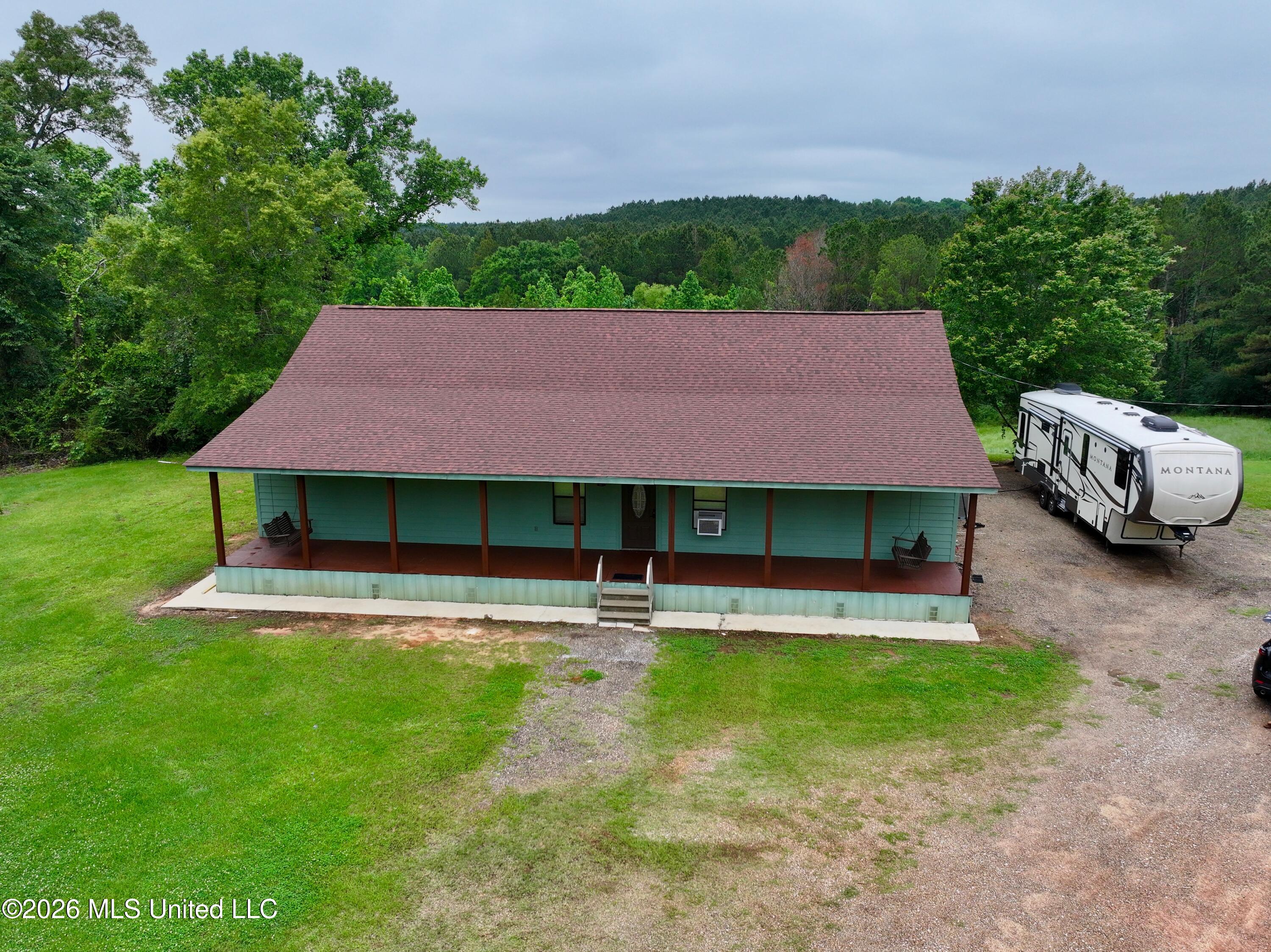 956 Franklin Road Property Photo 2