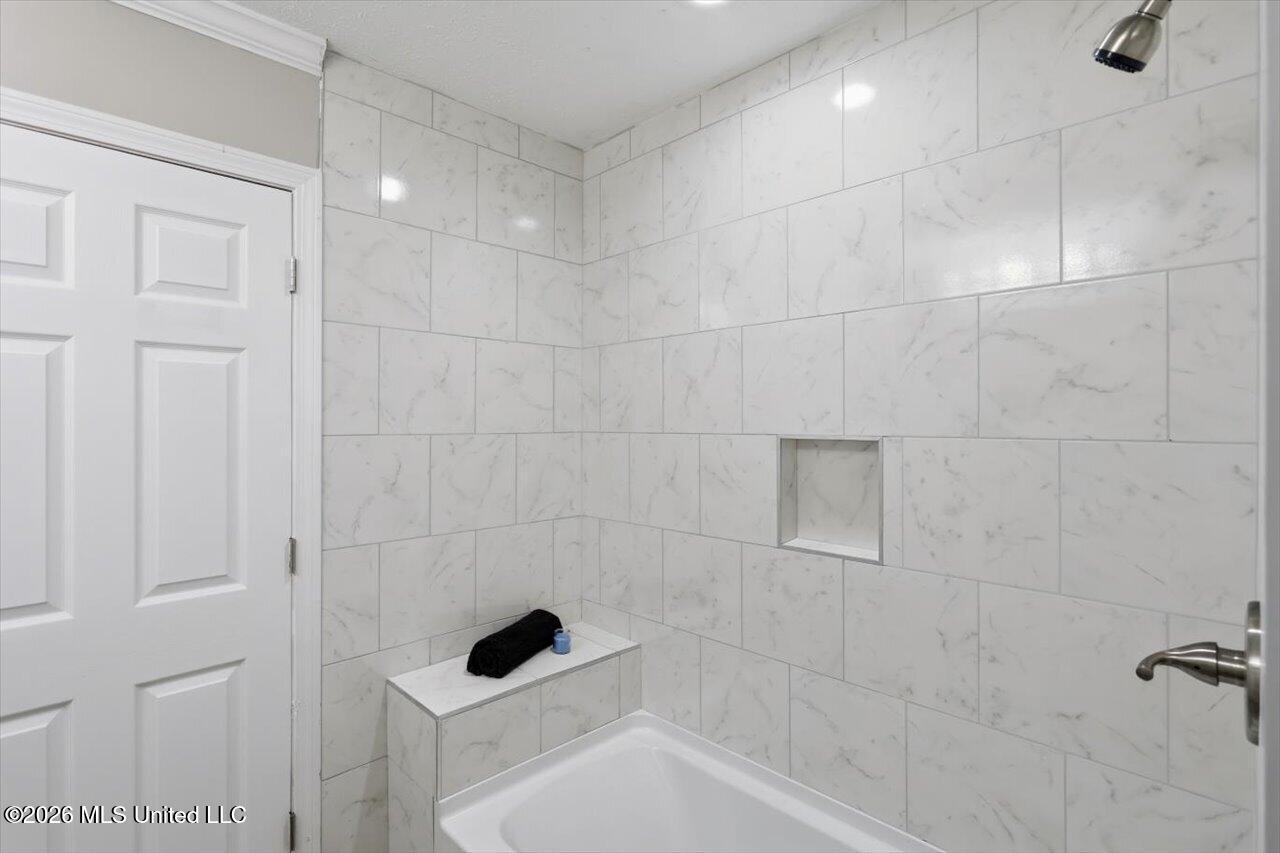 6122 Kaybrook Drive Property Photo 23