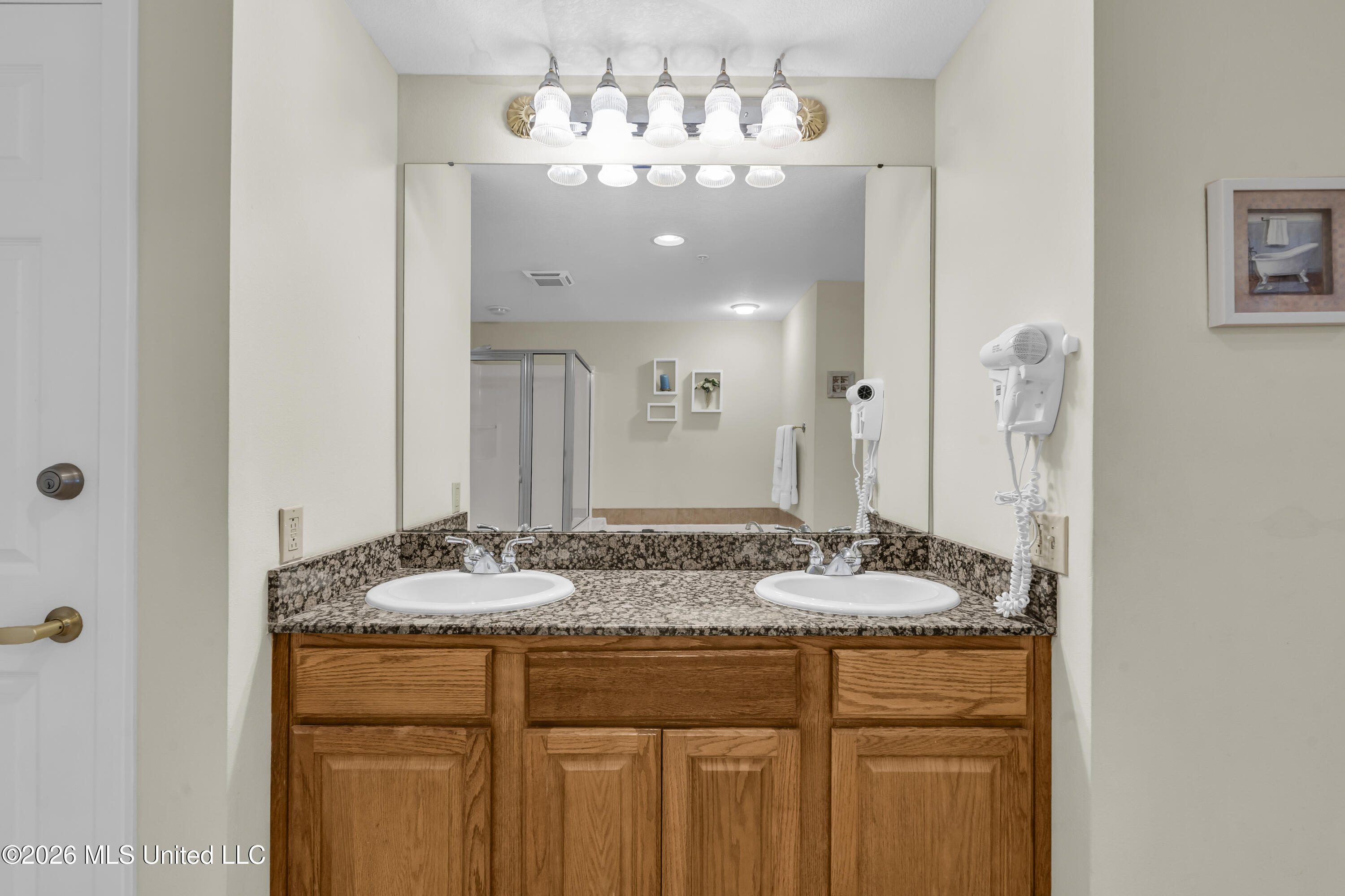 2230 Beach Drive Property Photo 11