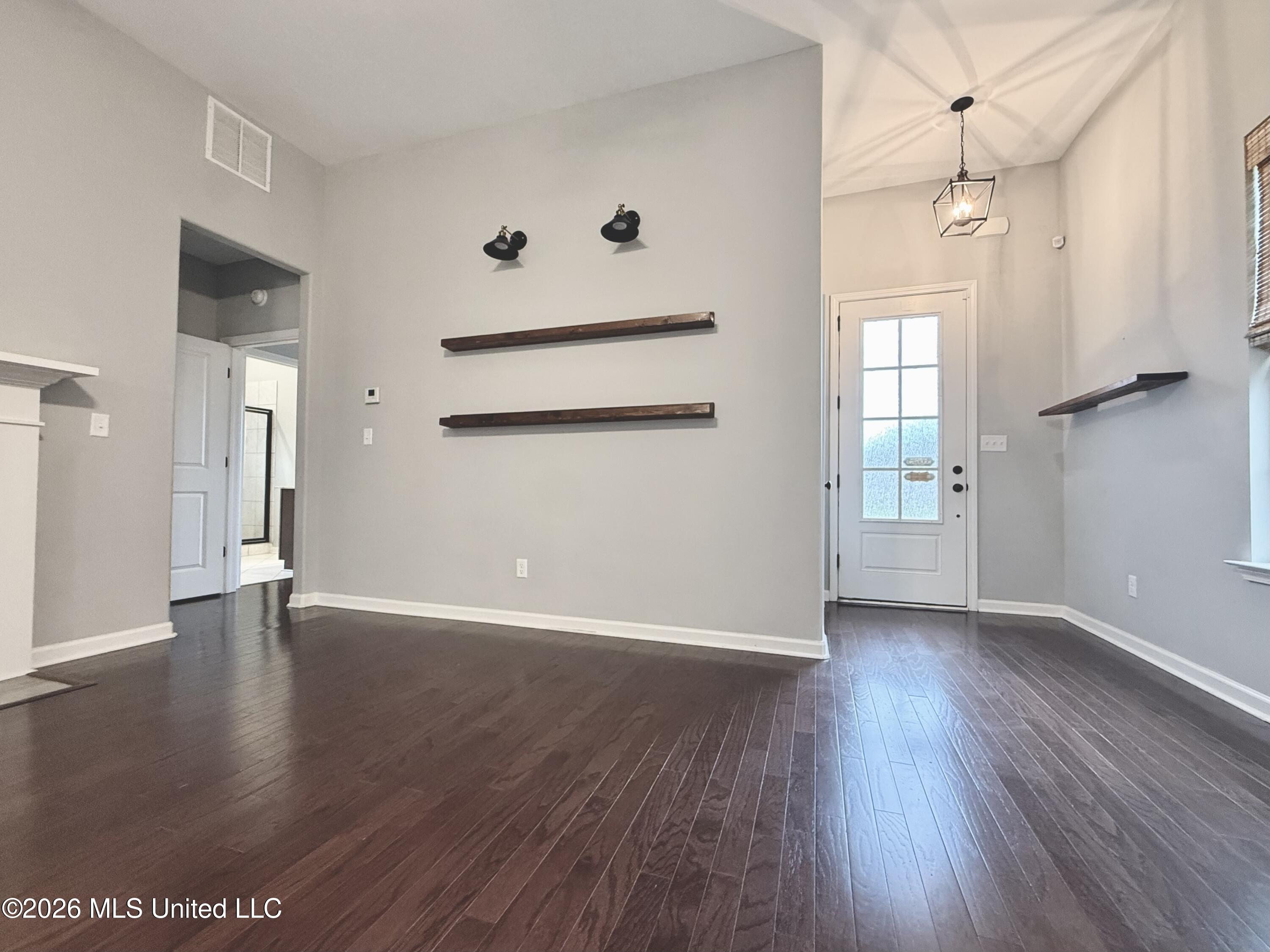 6230 Arlington Lane Property Photo 2