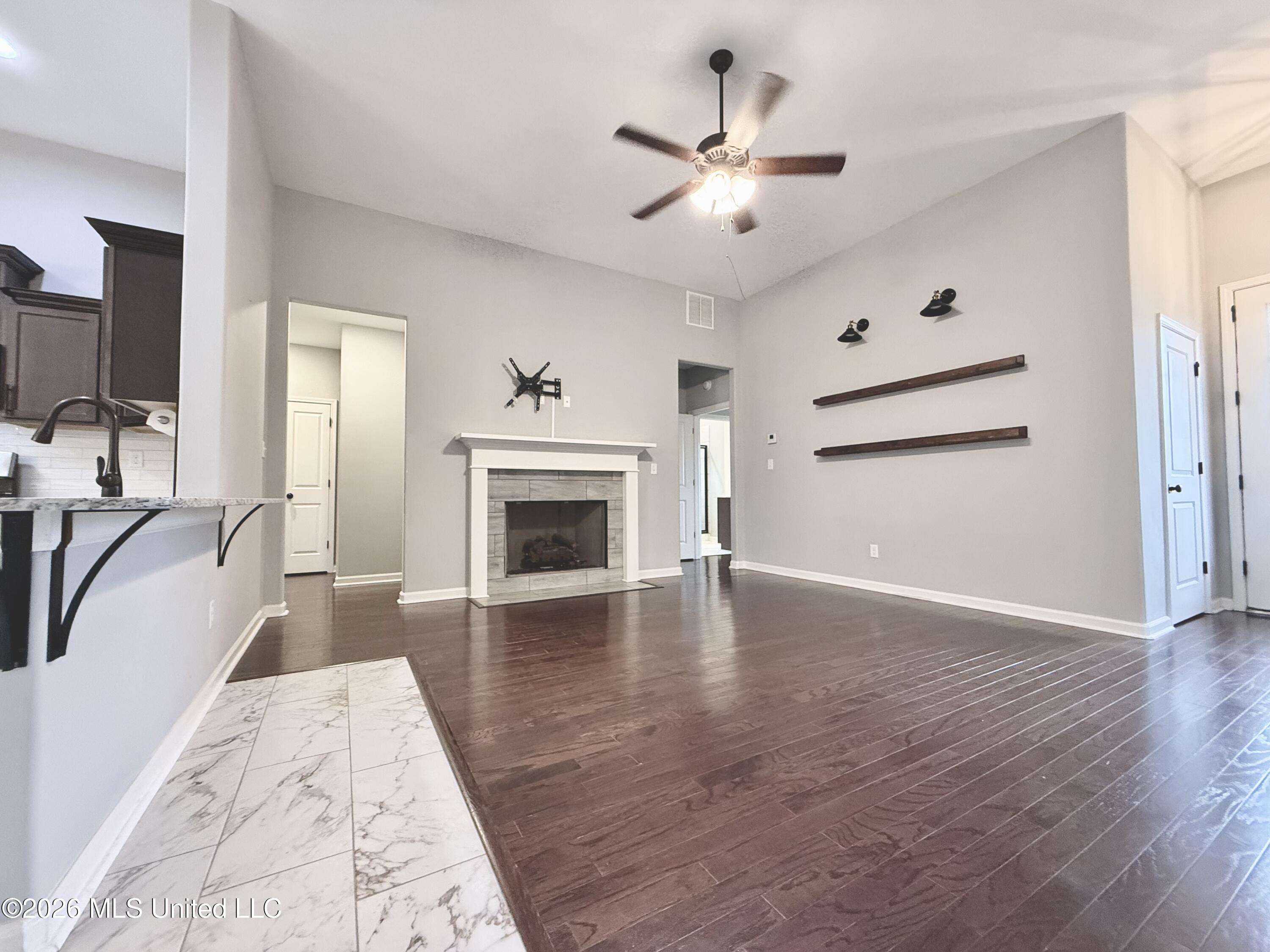 6230 Arlington Lane Property Photo 3