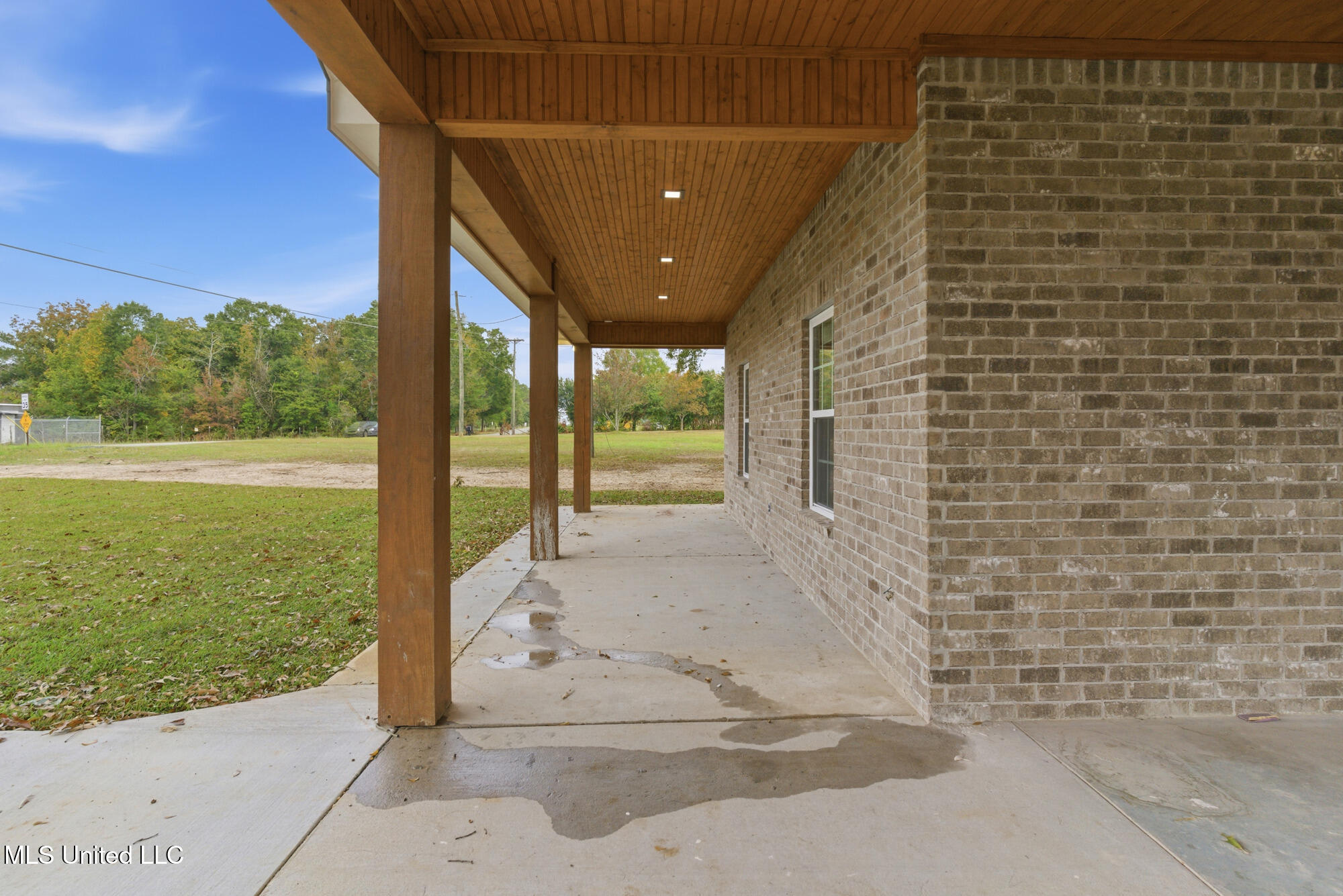596 Cole Road Property Photo 5