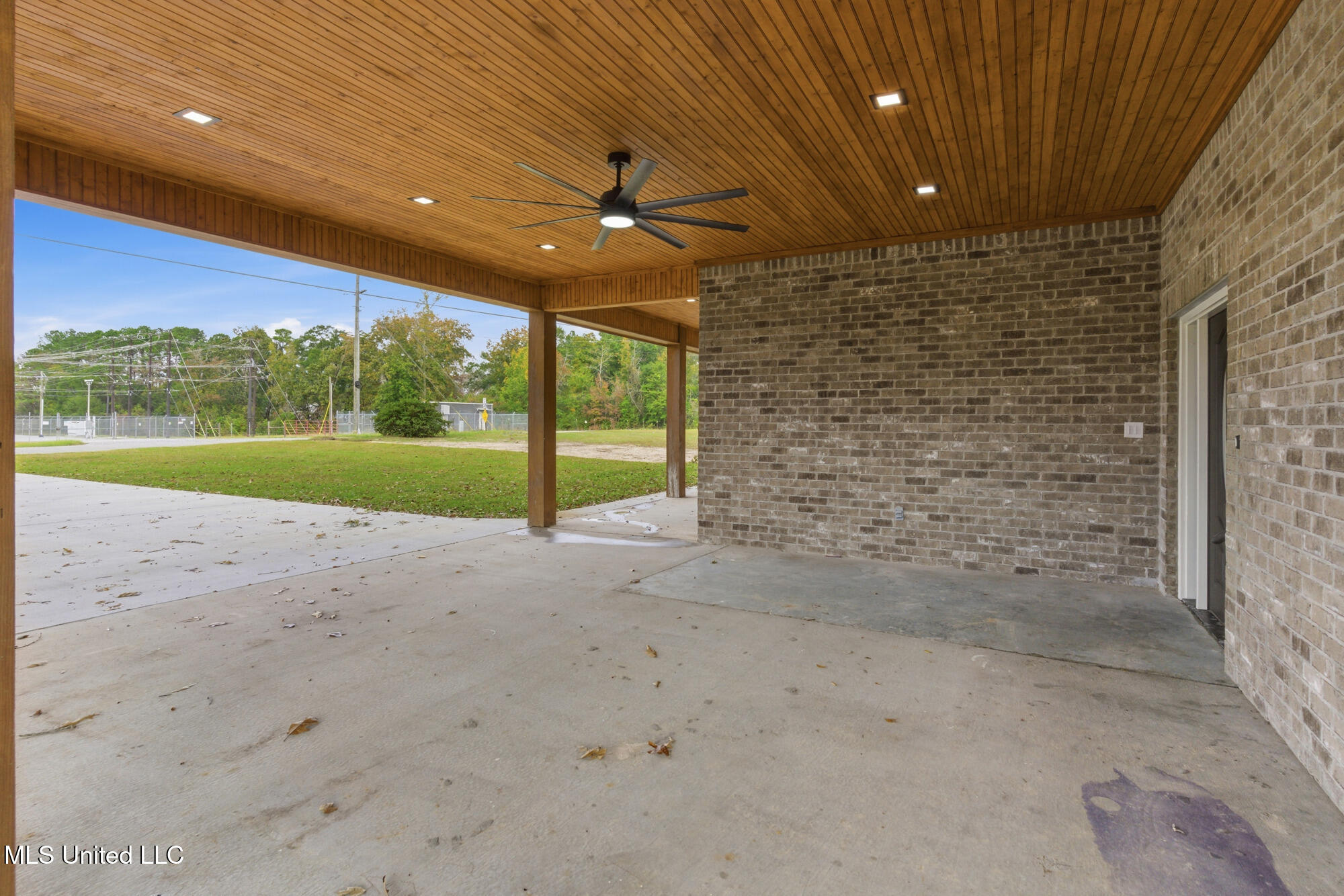 596 Cole Road Property Photo 6