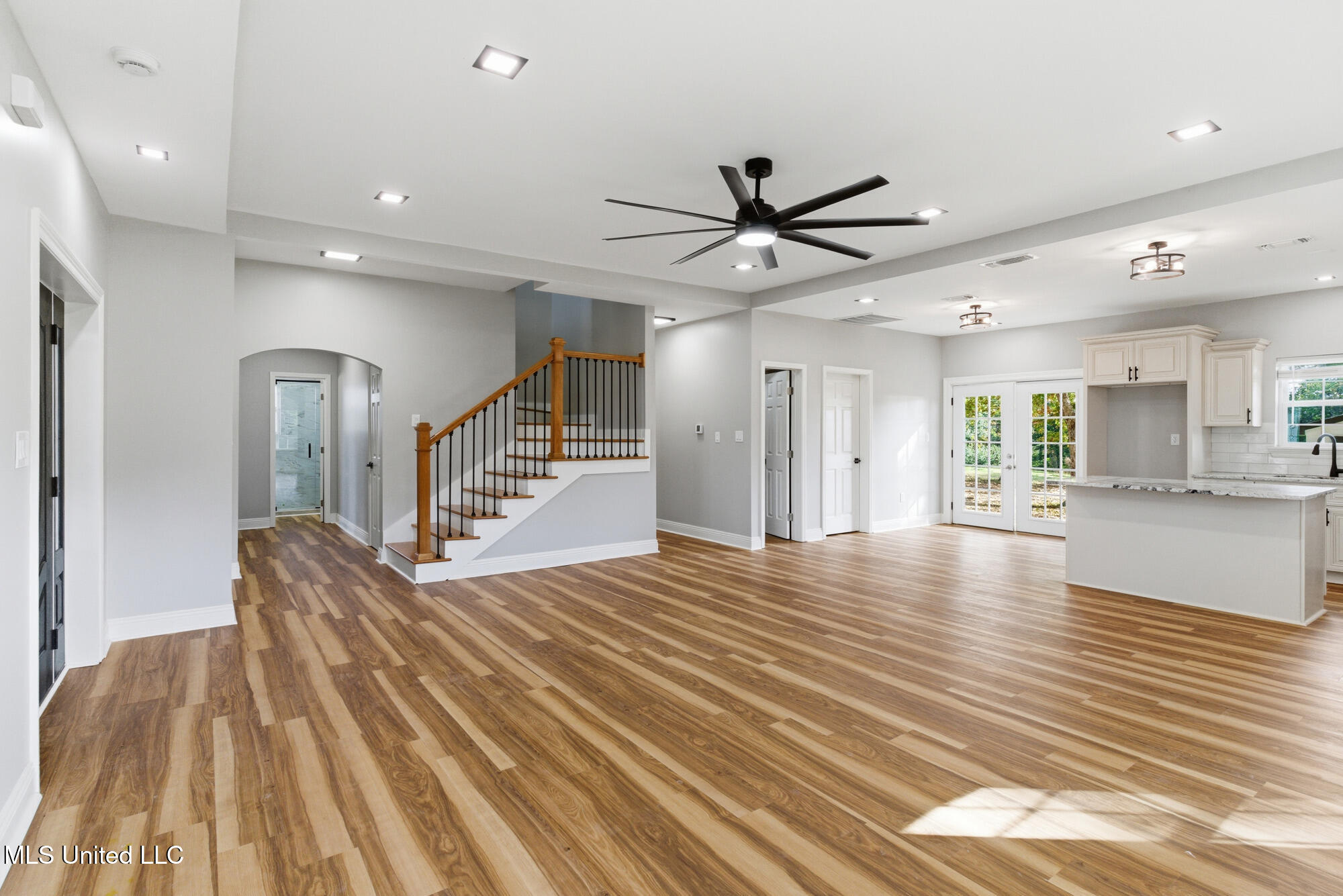596 Cole Road Property Photo 10