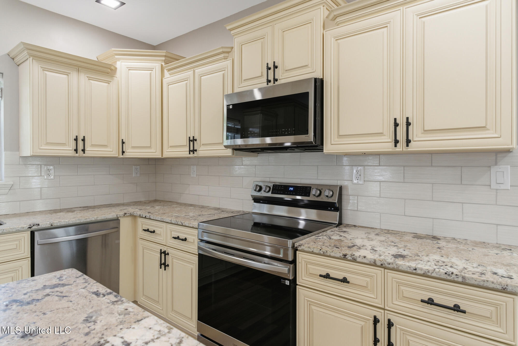 596 Cole Road Property Photo 16