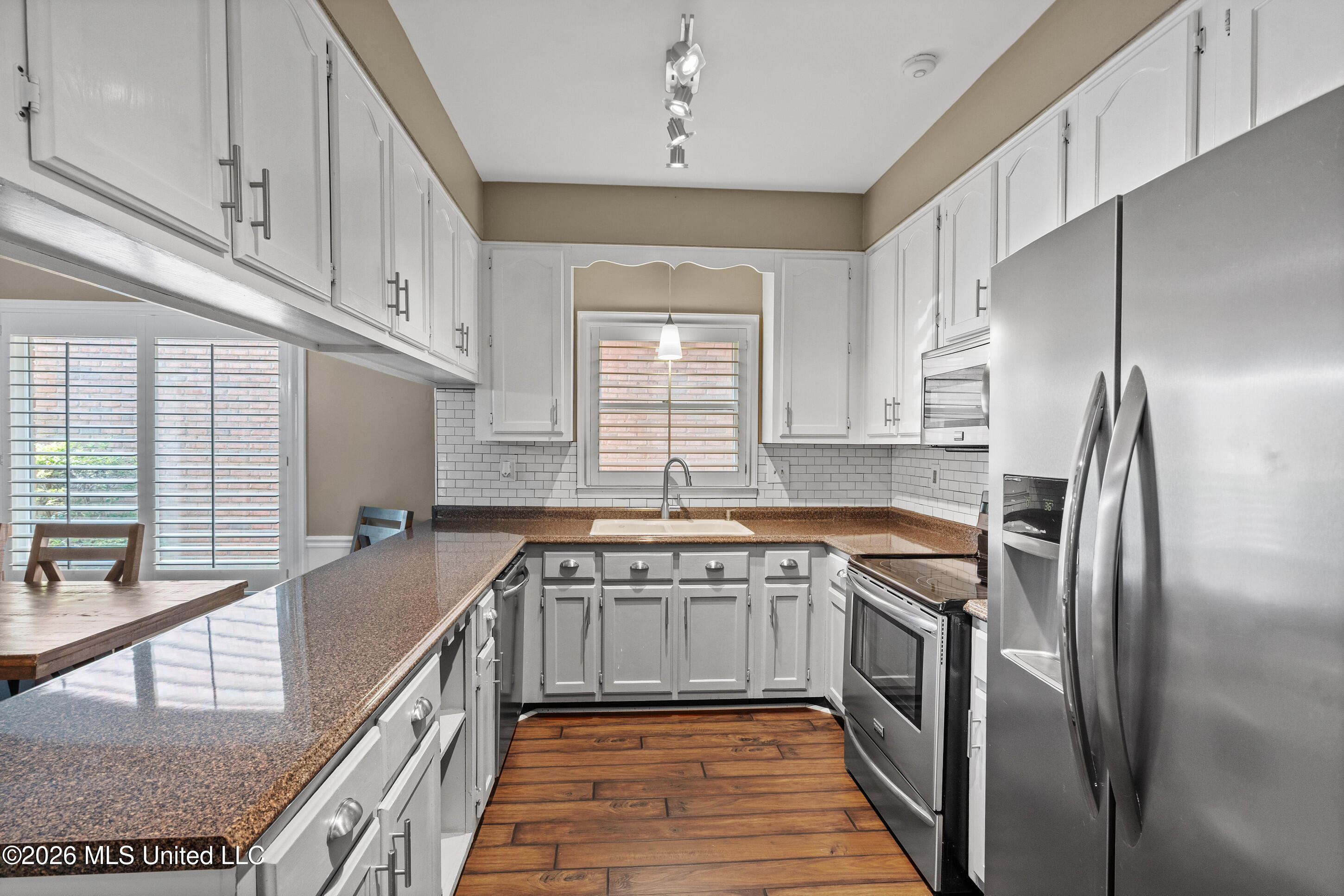 6675 Masters Drive Property Photo 8