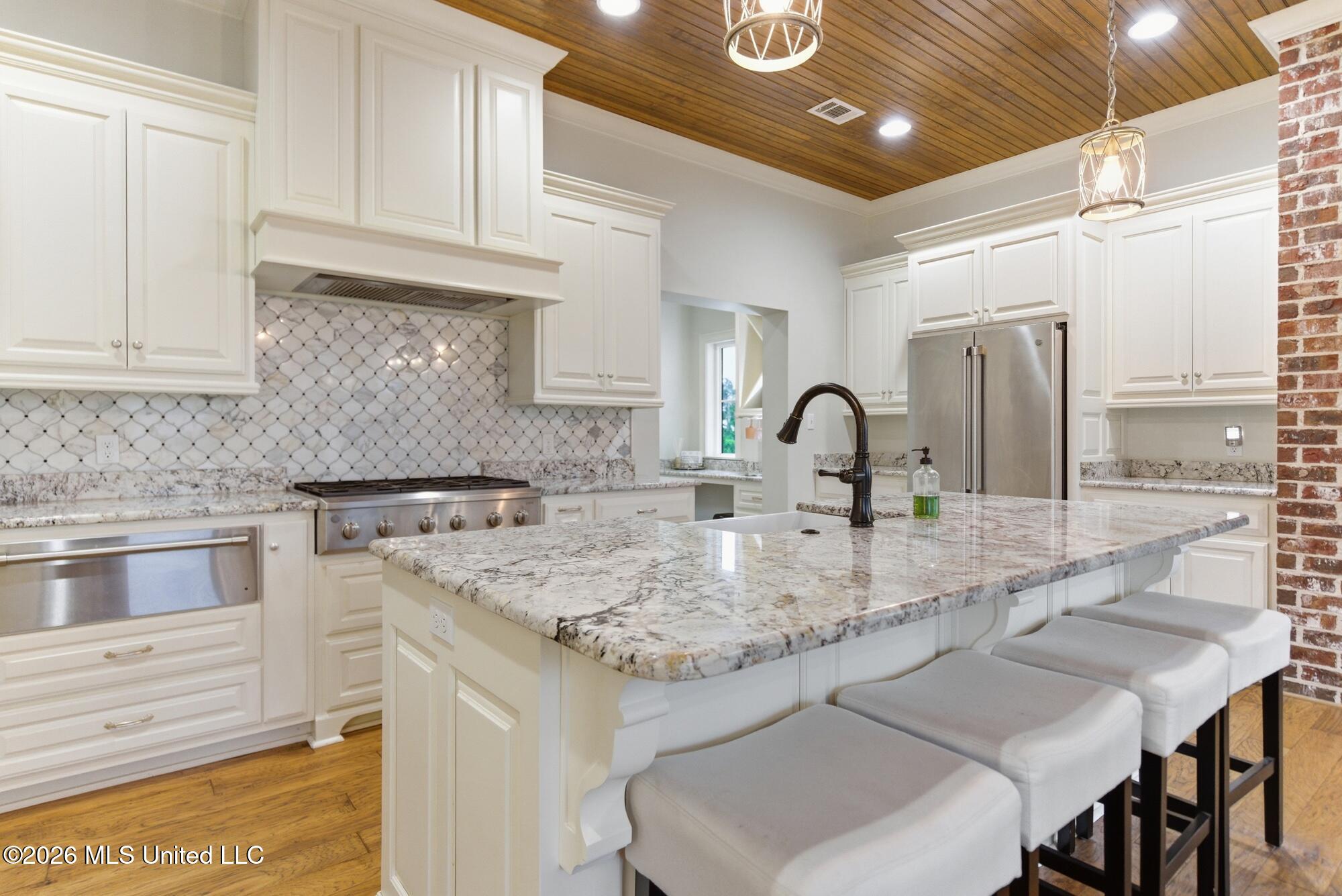 408 Fly-away Court Property Photo 15