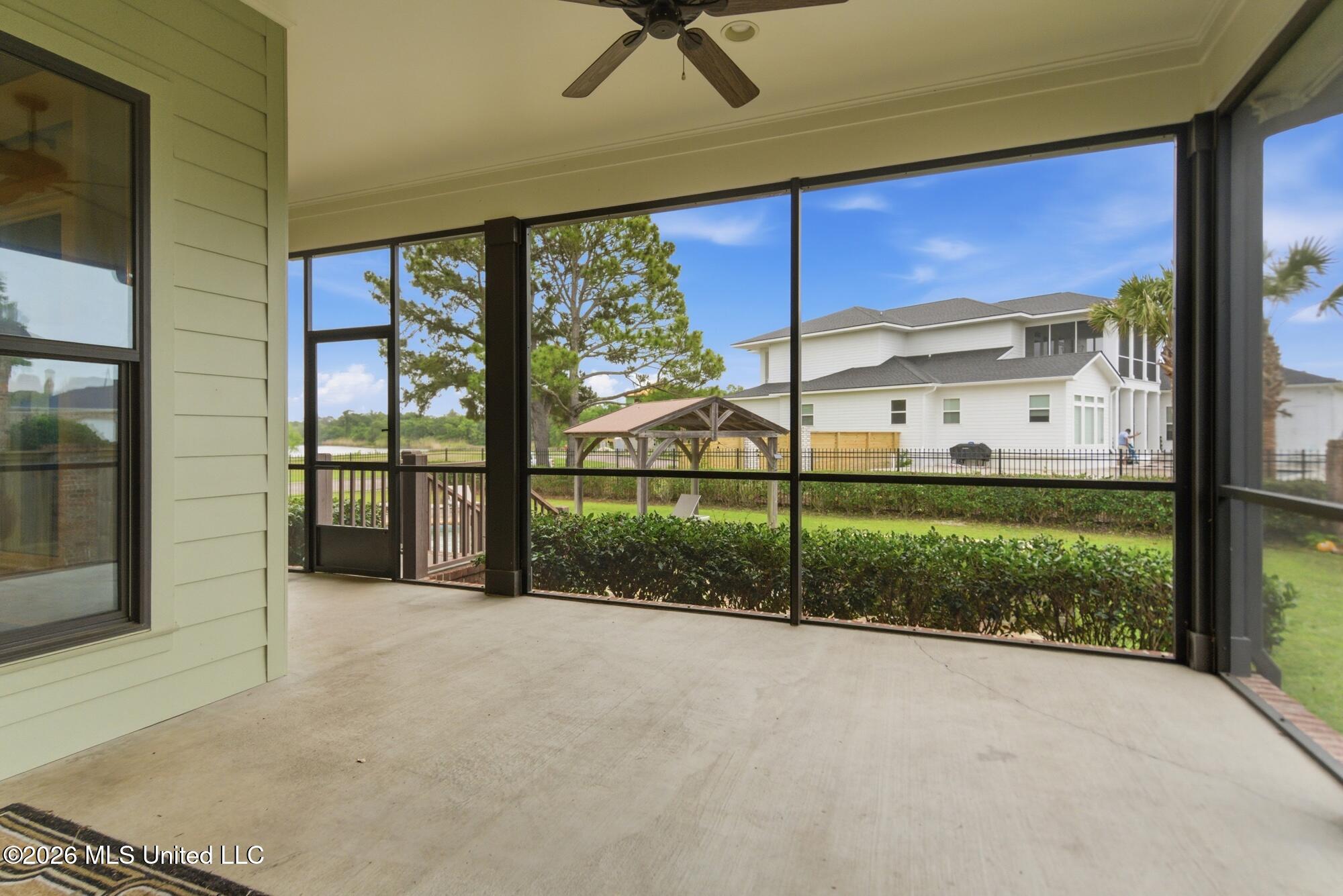 408 Fly-away Court Property Photo 33