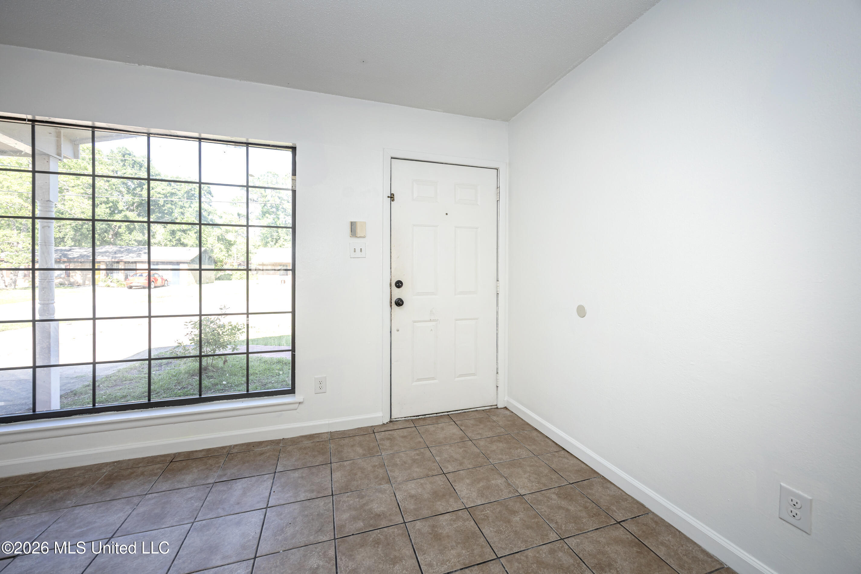5612 Rose Drive Property Photo 4