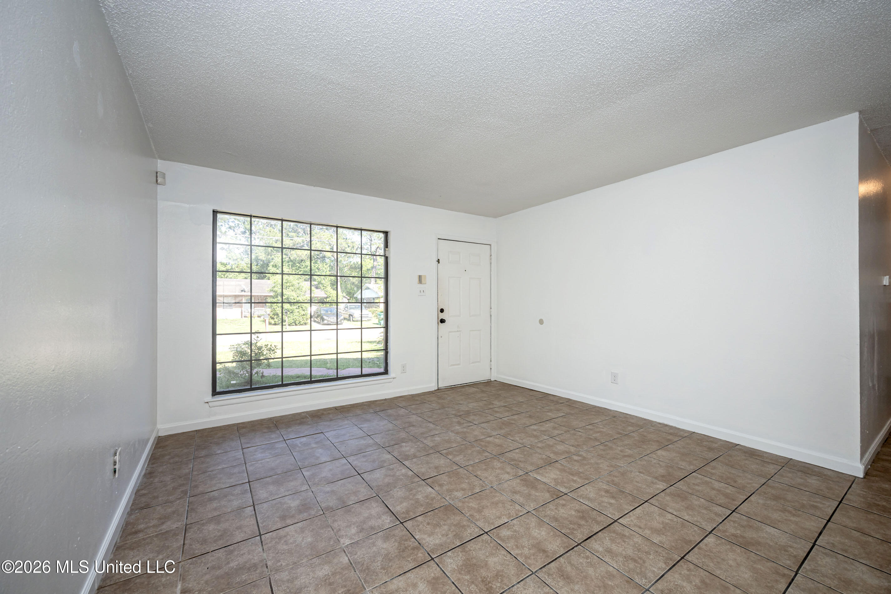 5612 Rose Drive Property Photo 6