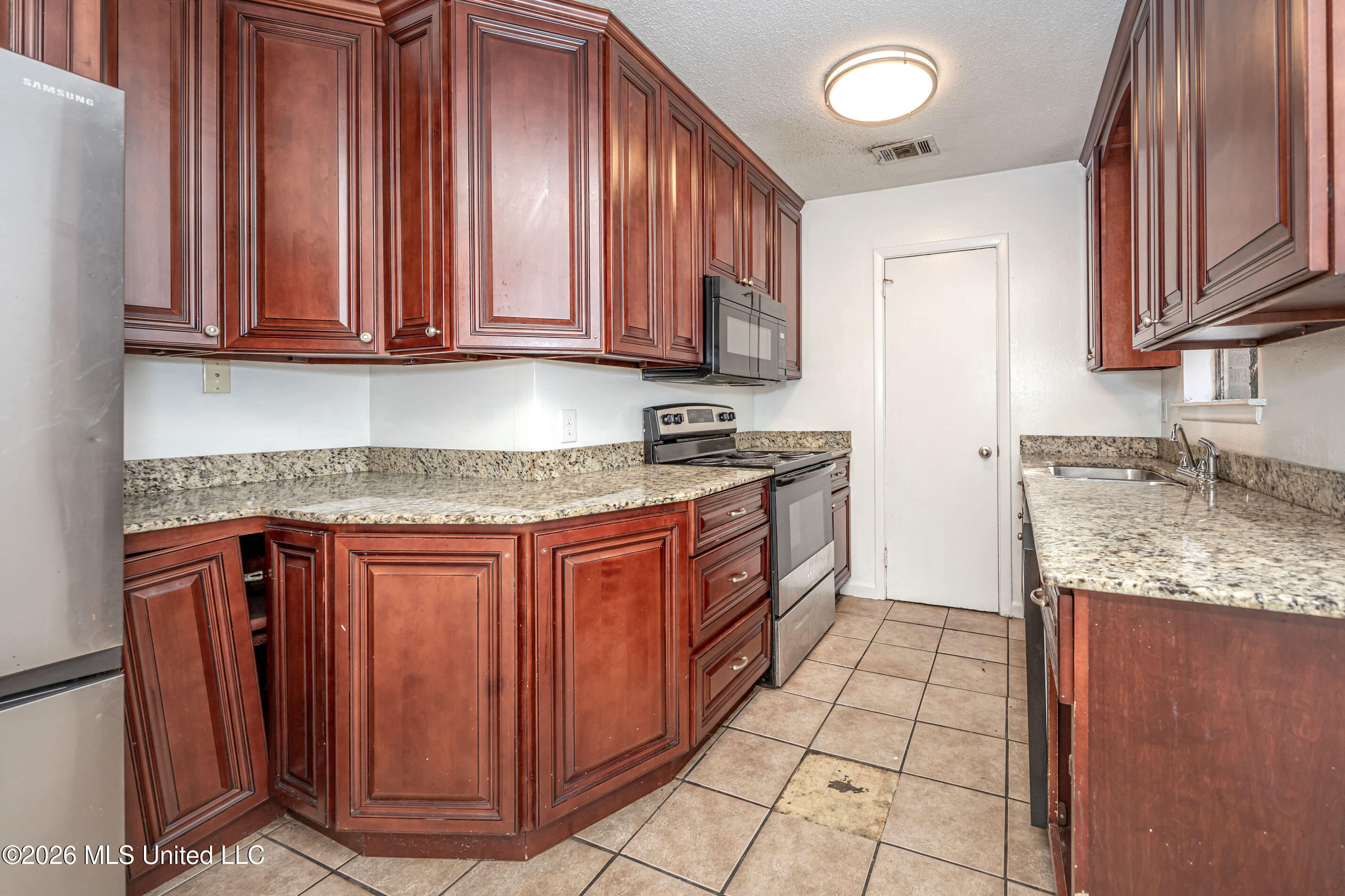 5612 Rose Drive Property Photo 10