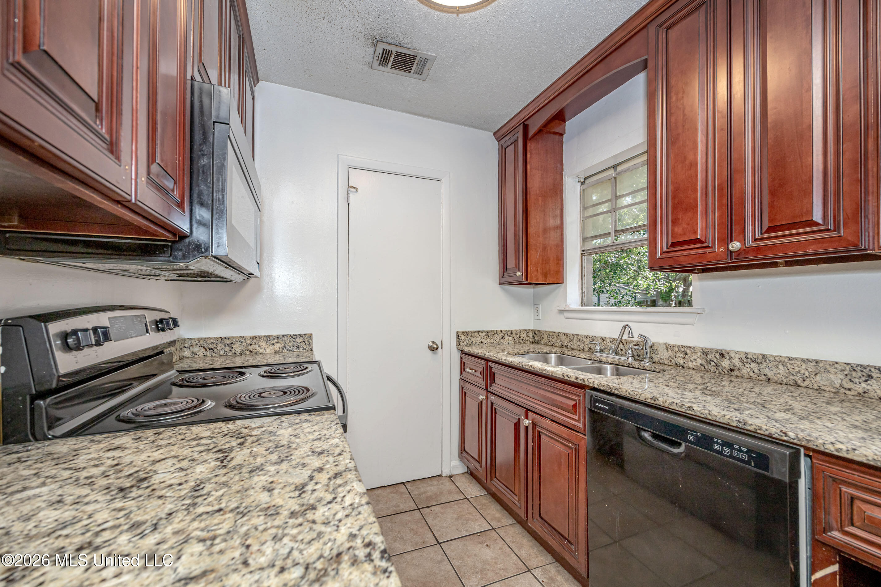 5612 Rose Drive Property Photo 11