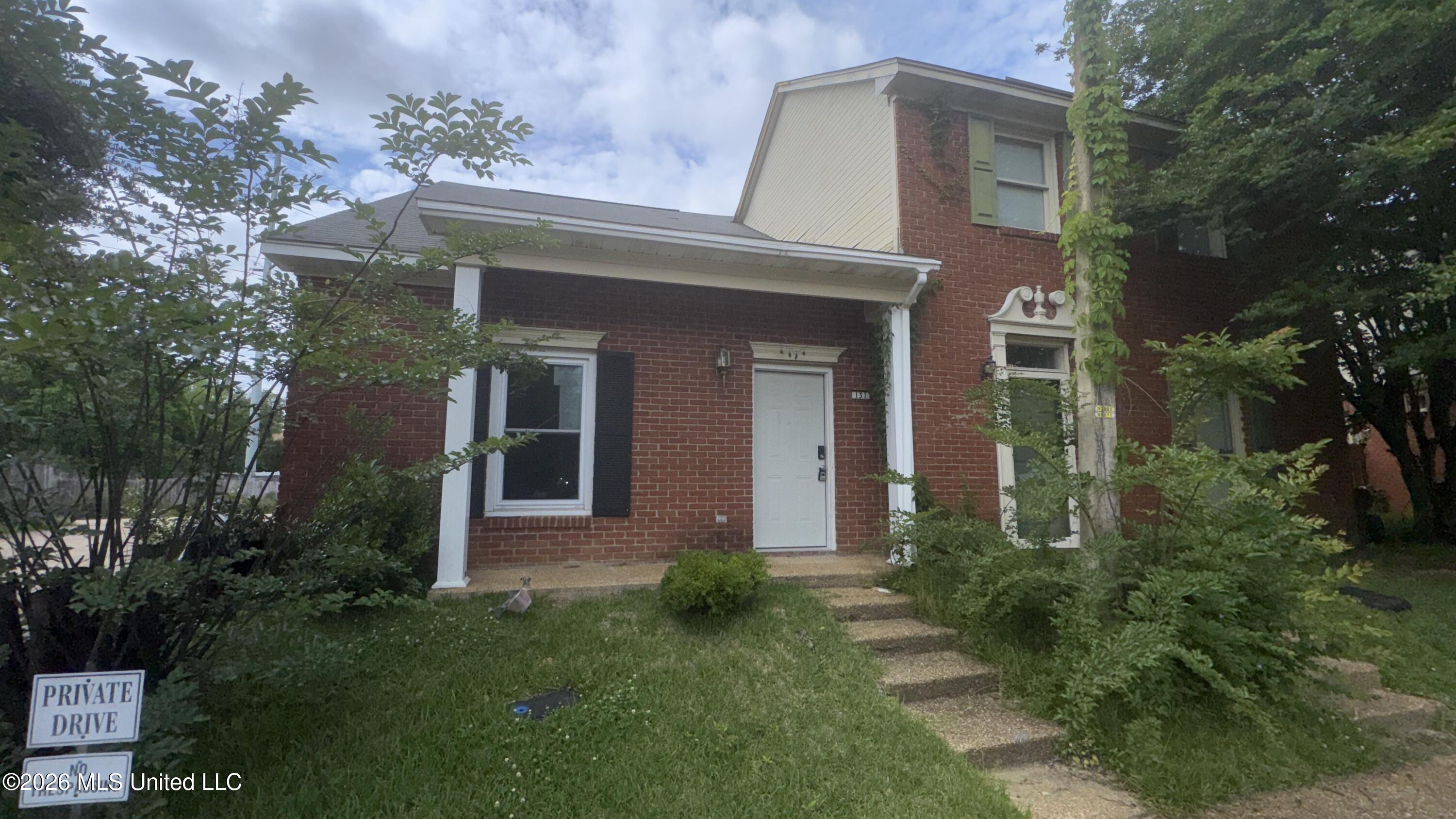 131 N Brighton Drive Property Photo 1