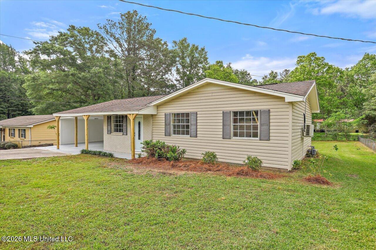 210 N Jadek Drive Property Photo 2