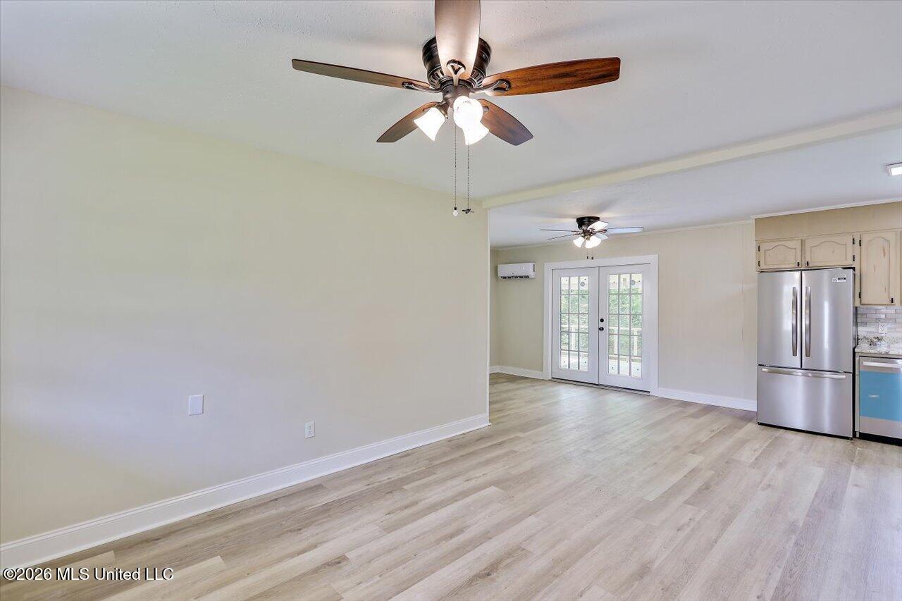 210 N Jadek Drive Property Photo 5