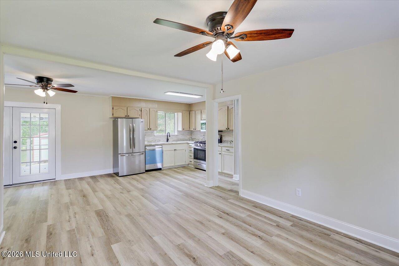 210 N Jadek Drive Property Photo 6