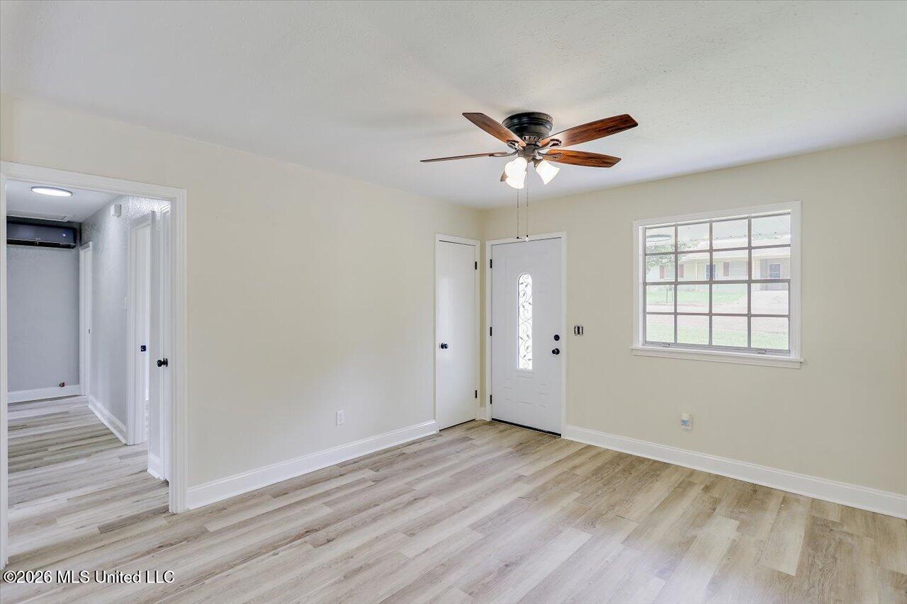 210 N Jadek Drive Property Photo 7