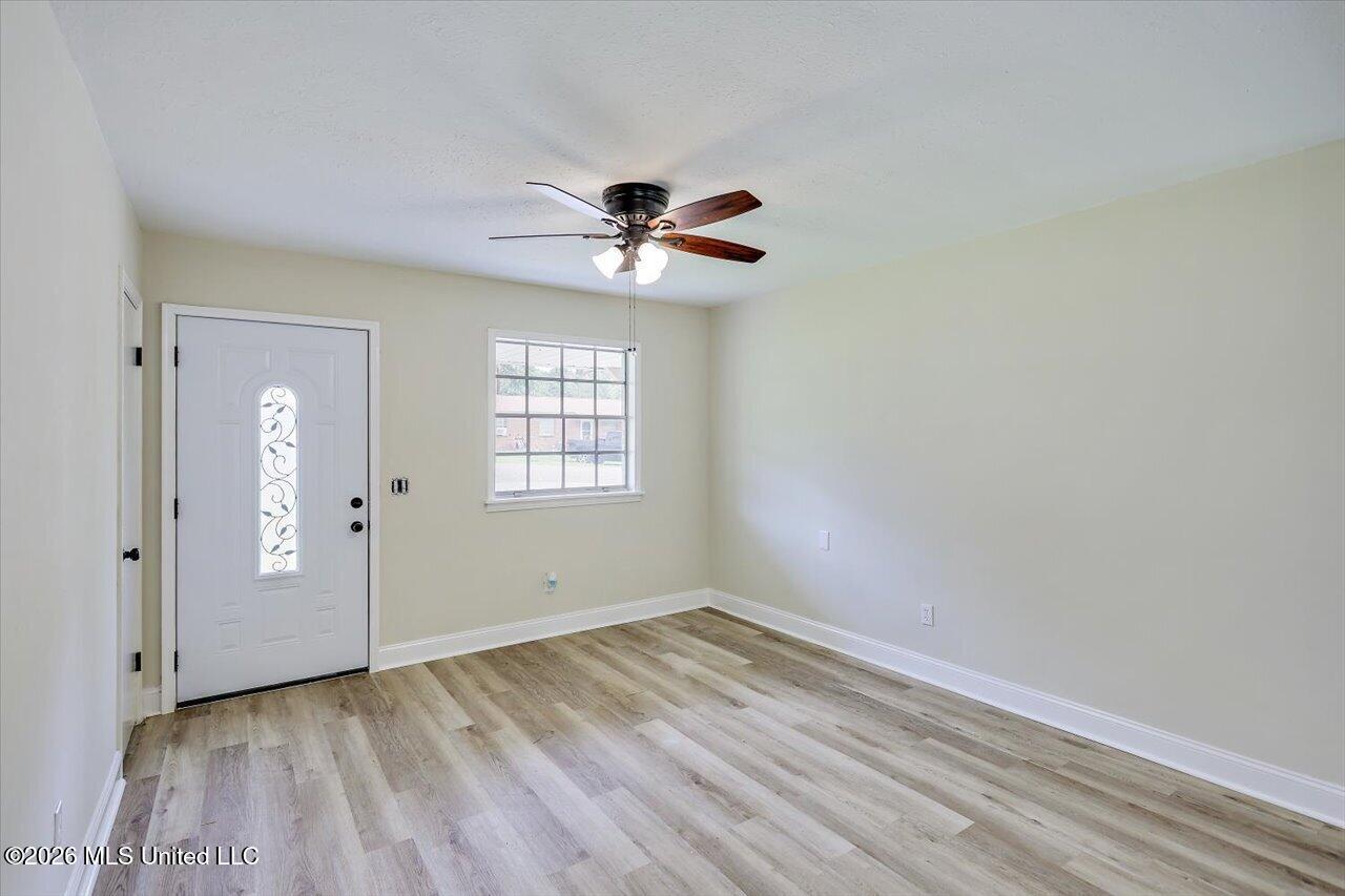 210 N Jadek Drive Property Photo 8