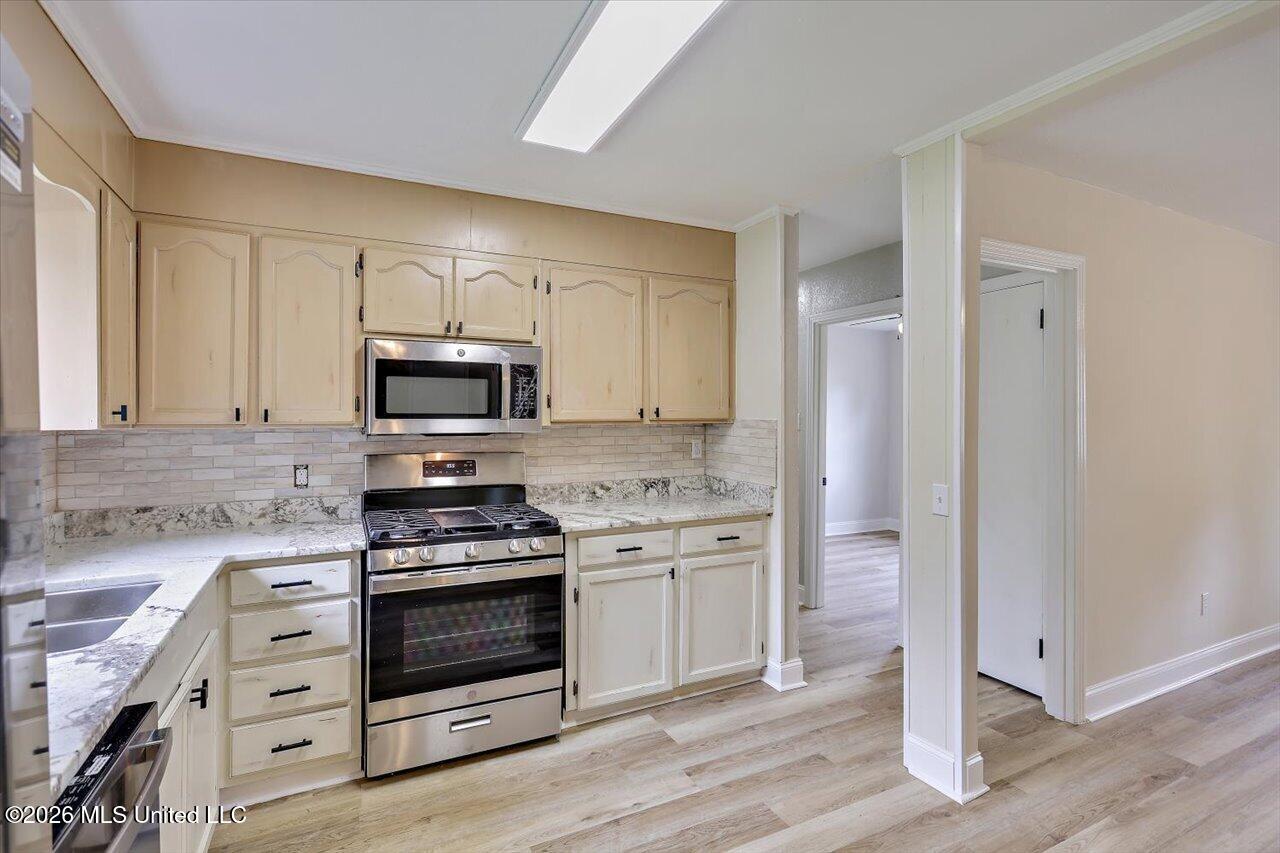 210 N Jadek Drive Property Photo 10