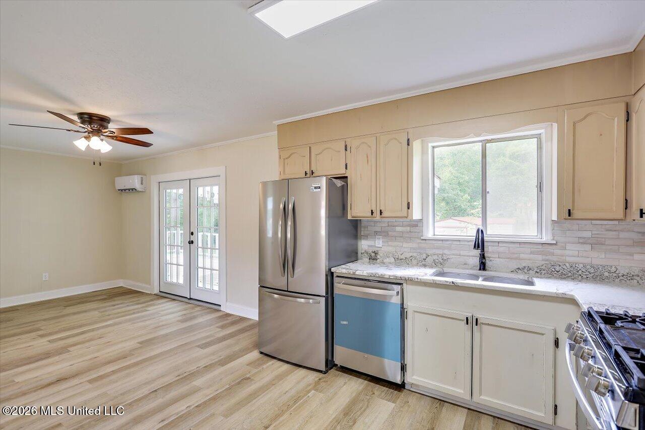 210 N Jadek Drive Property Photo 12