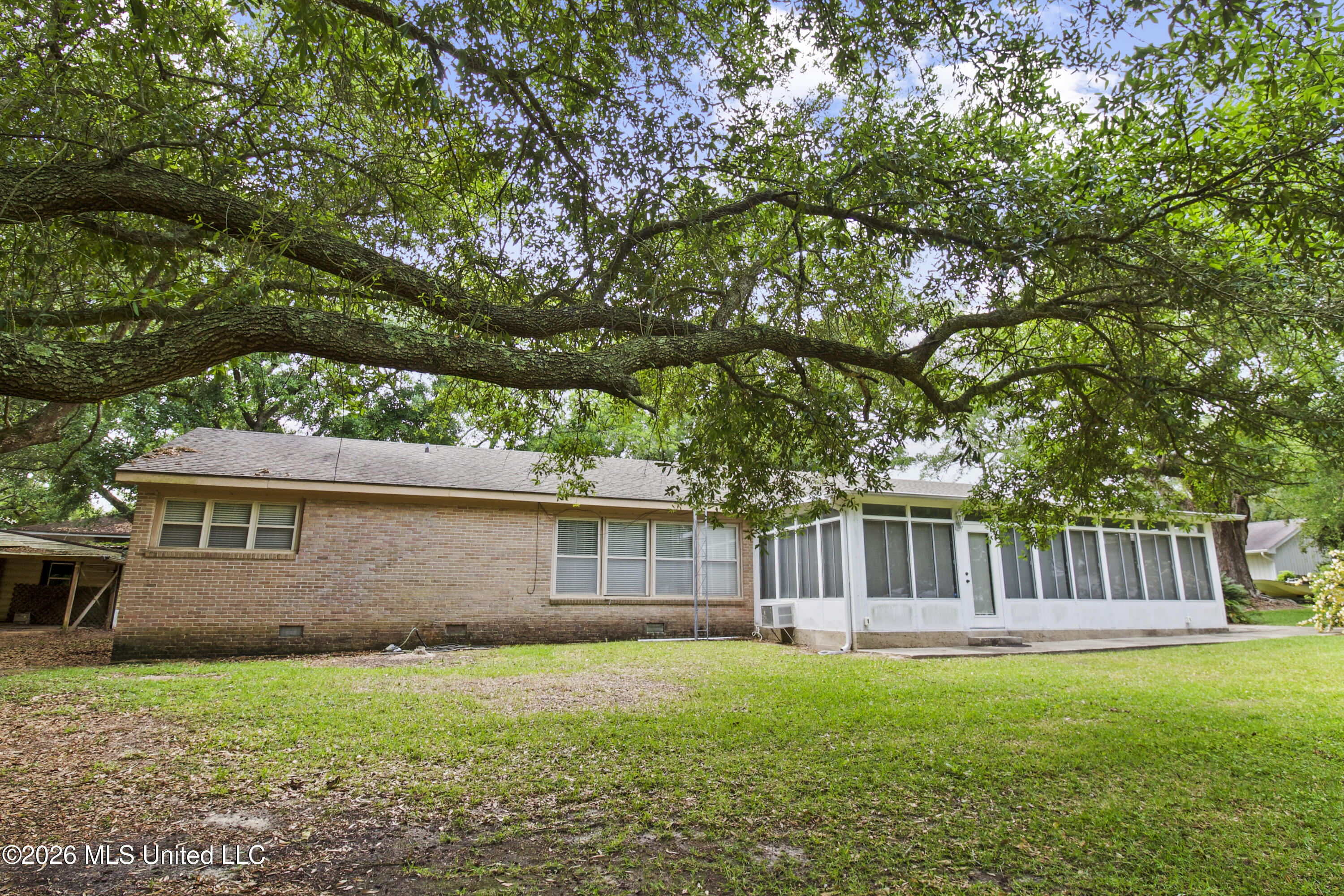 4510 Willow Street Property Photo 11