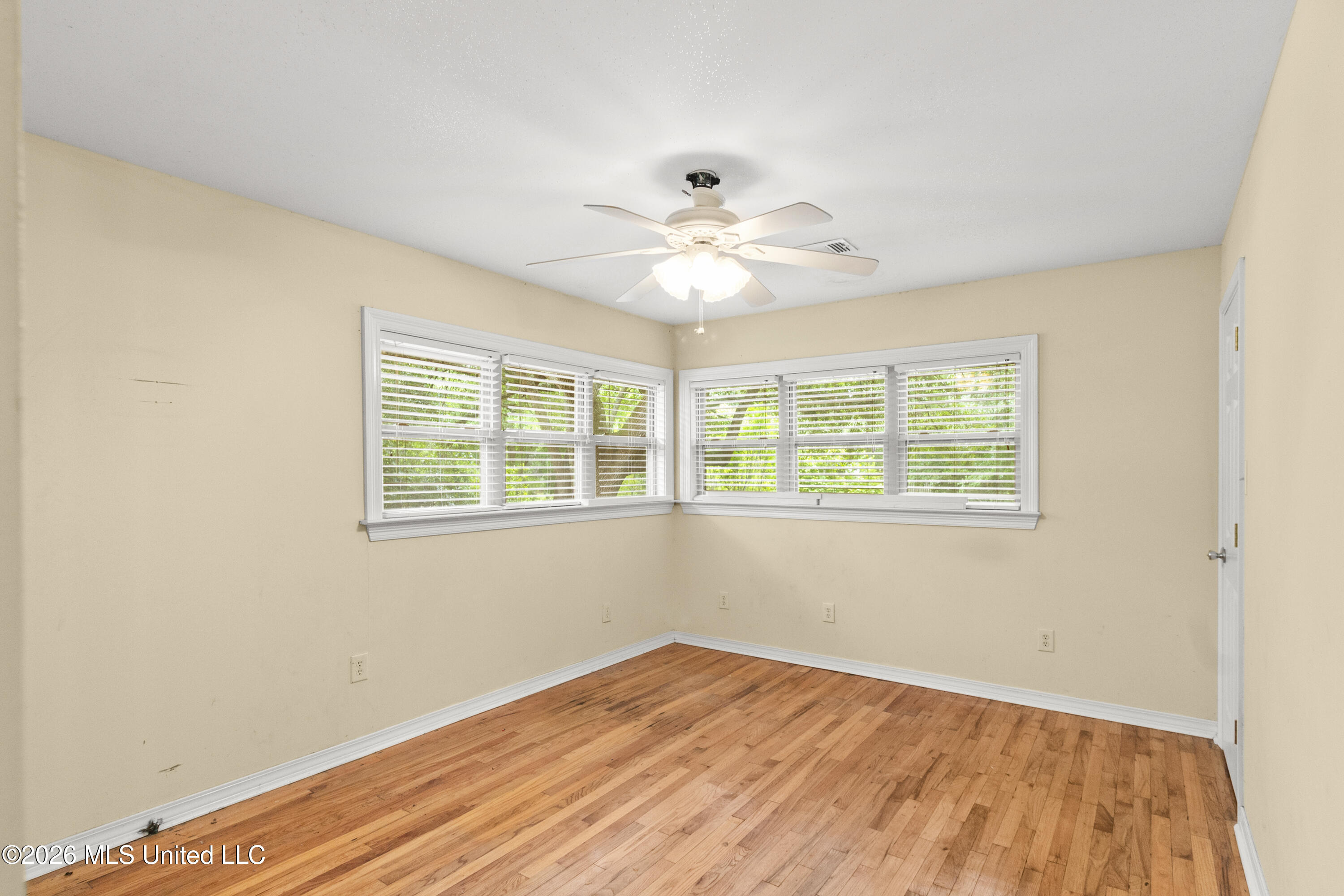 4510 Willow Street Property Photo 28