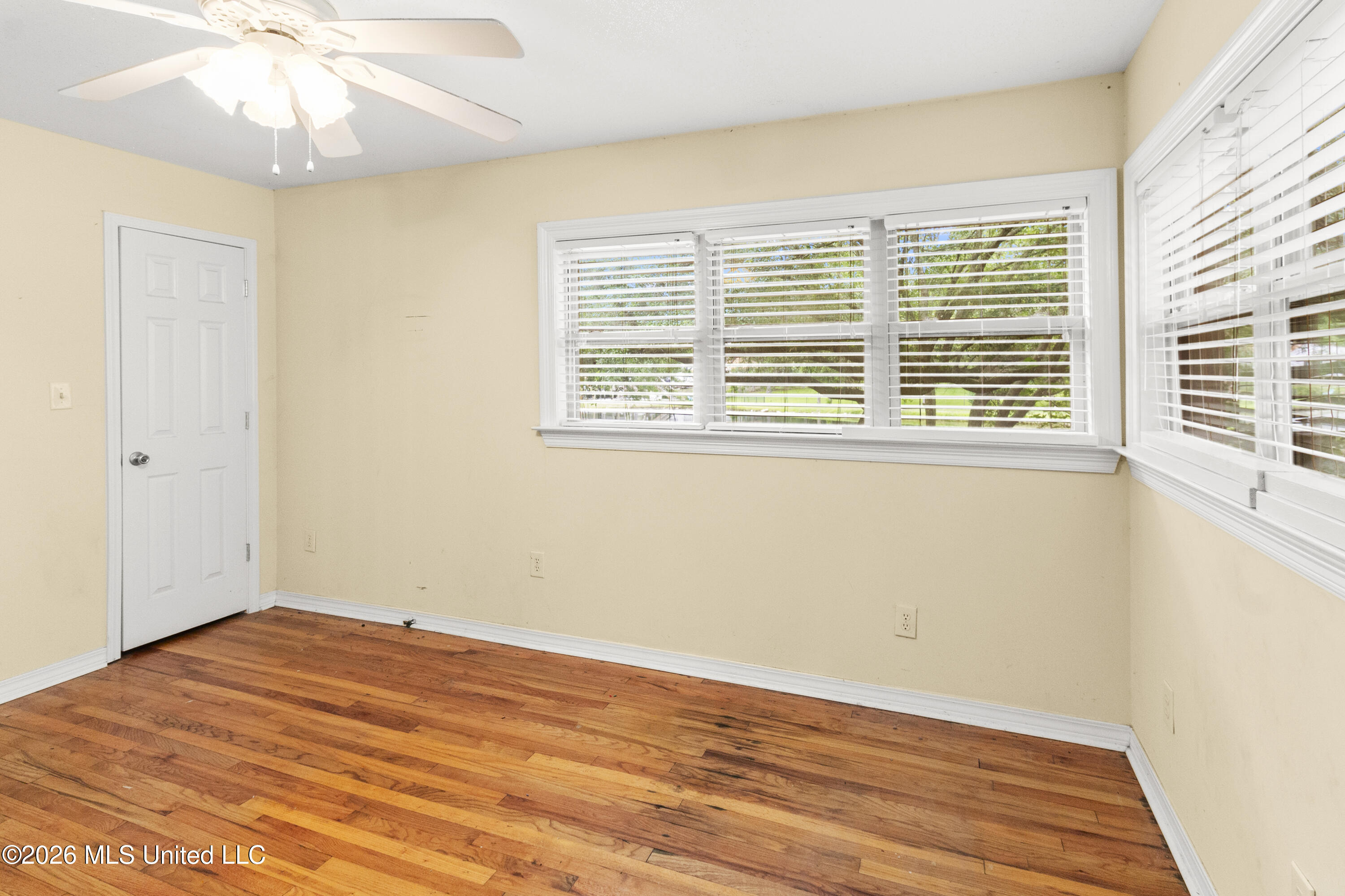 4510 Willow Street Property Photo 29