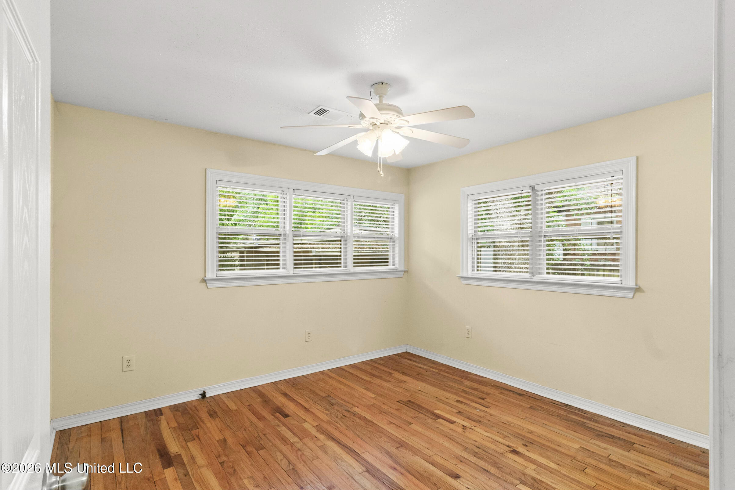 4510 Willow Street Property Photo 31