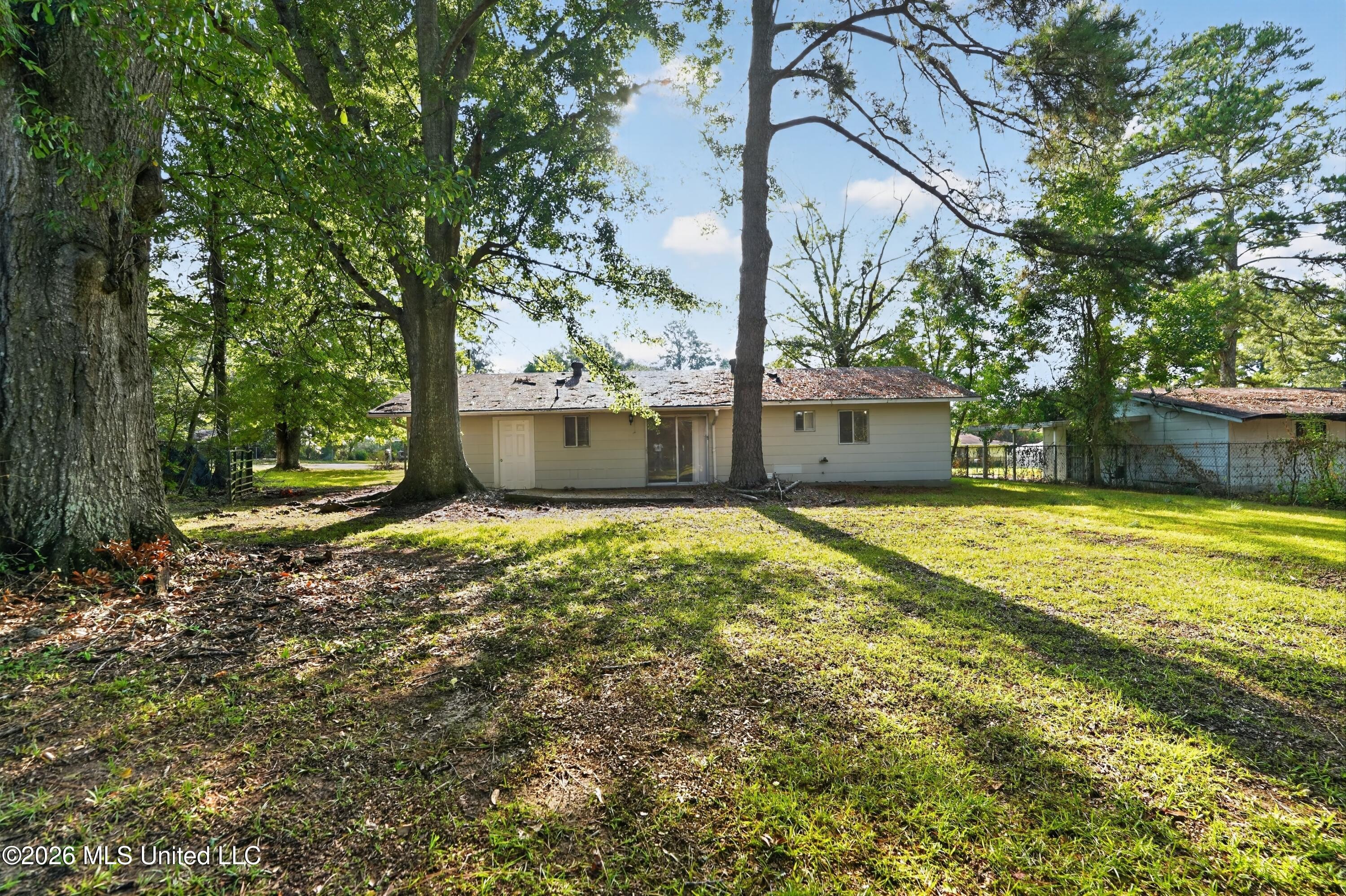349 Queen Isabella Property Photo 2