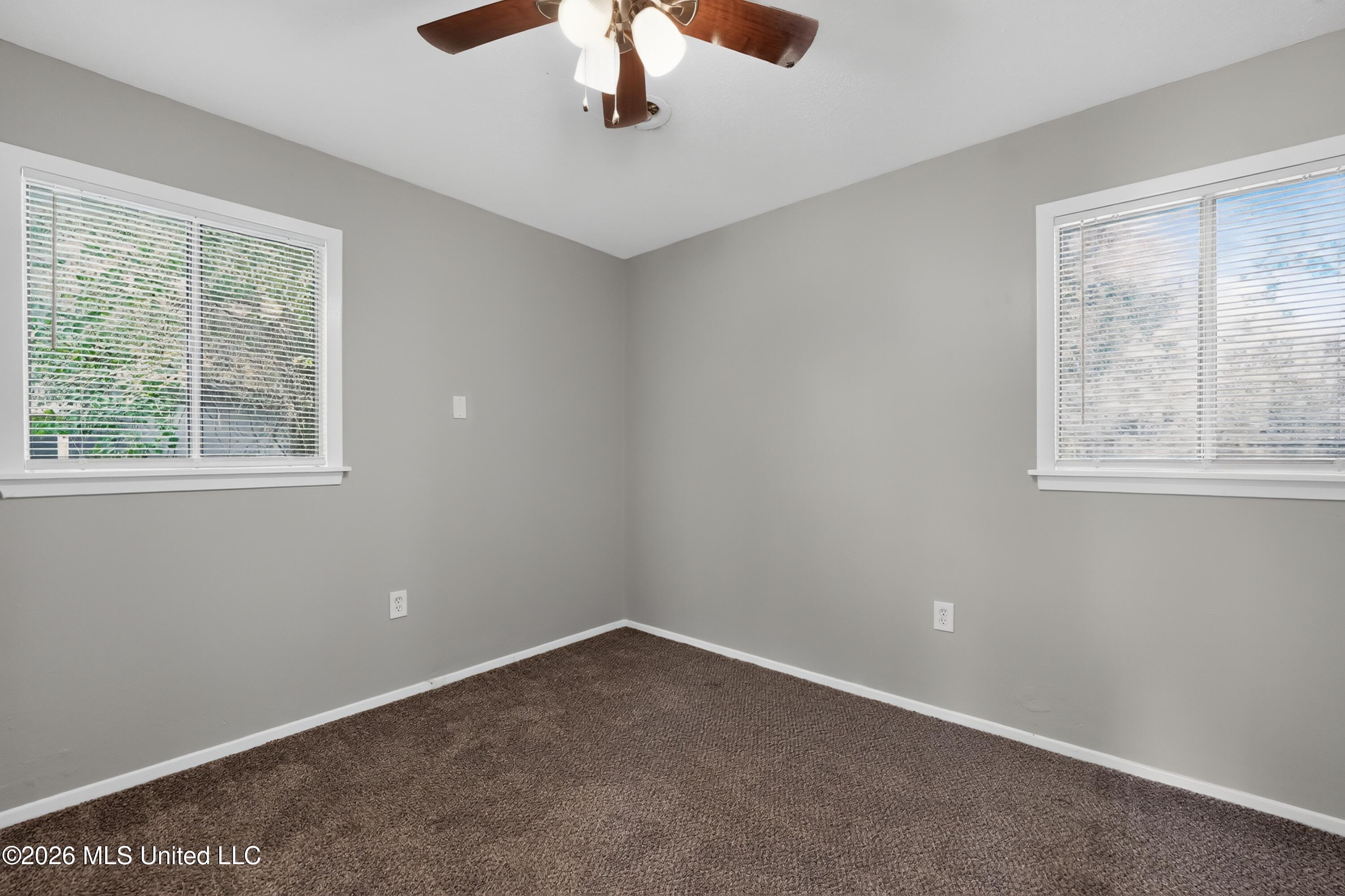 349 Queen Isabella Property Photo 14