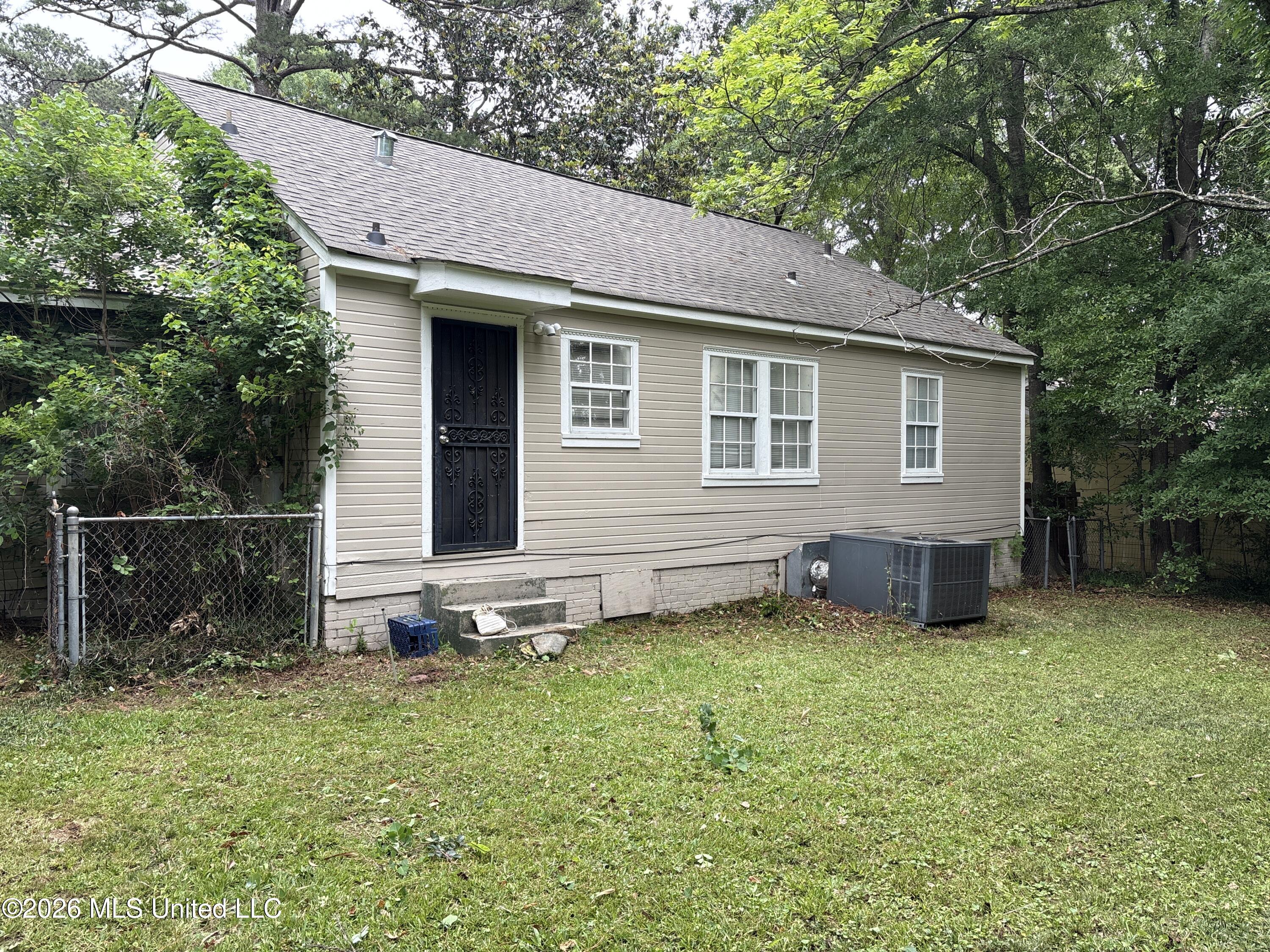 553 Belvedere Road Property Photo 6