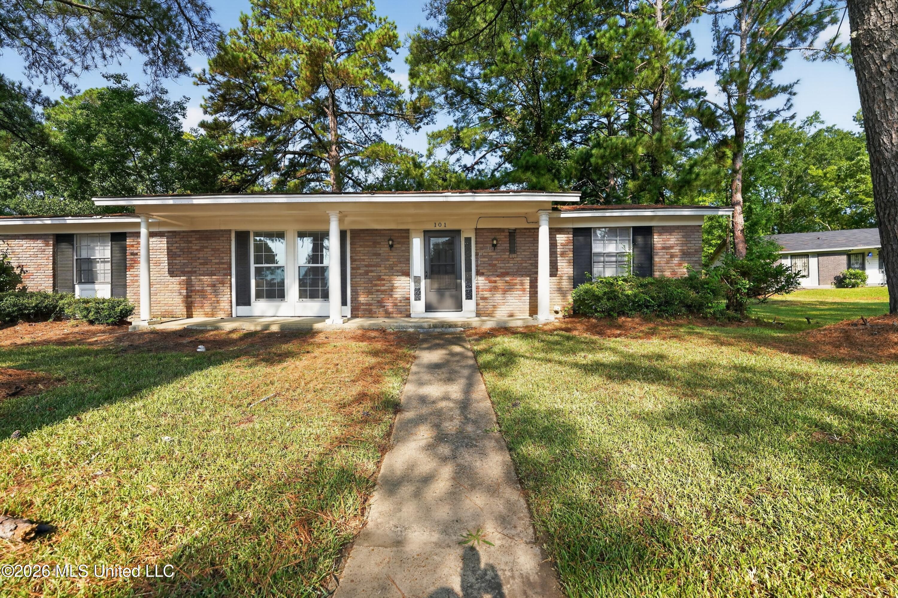 101 Dotson Place Property Photo 2