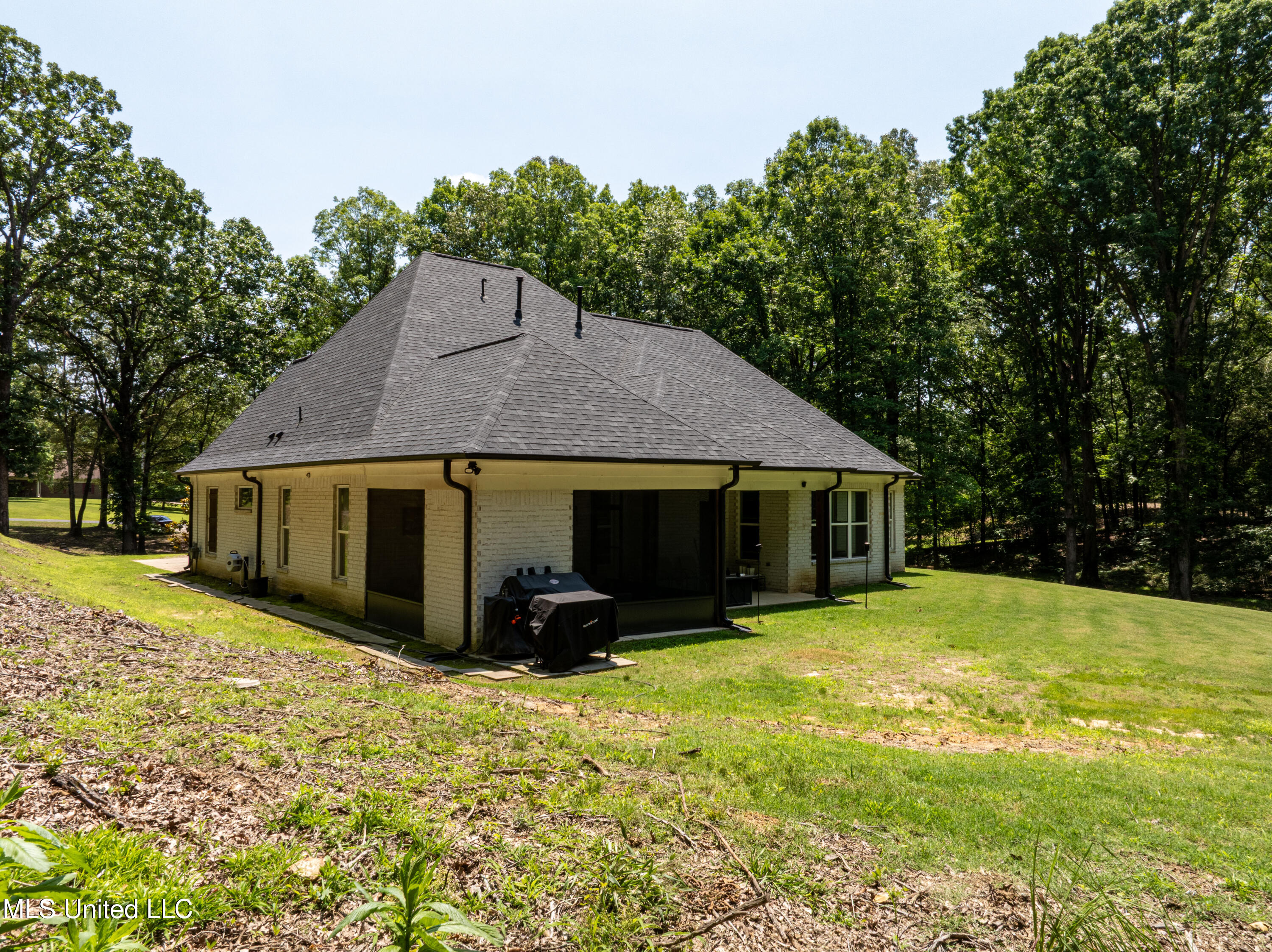 5205 Polk Lane Property Photo 3