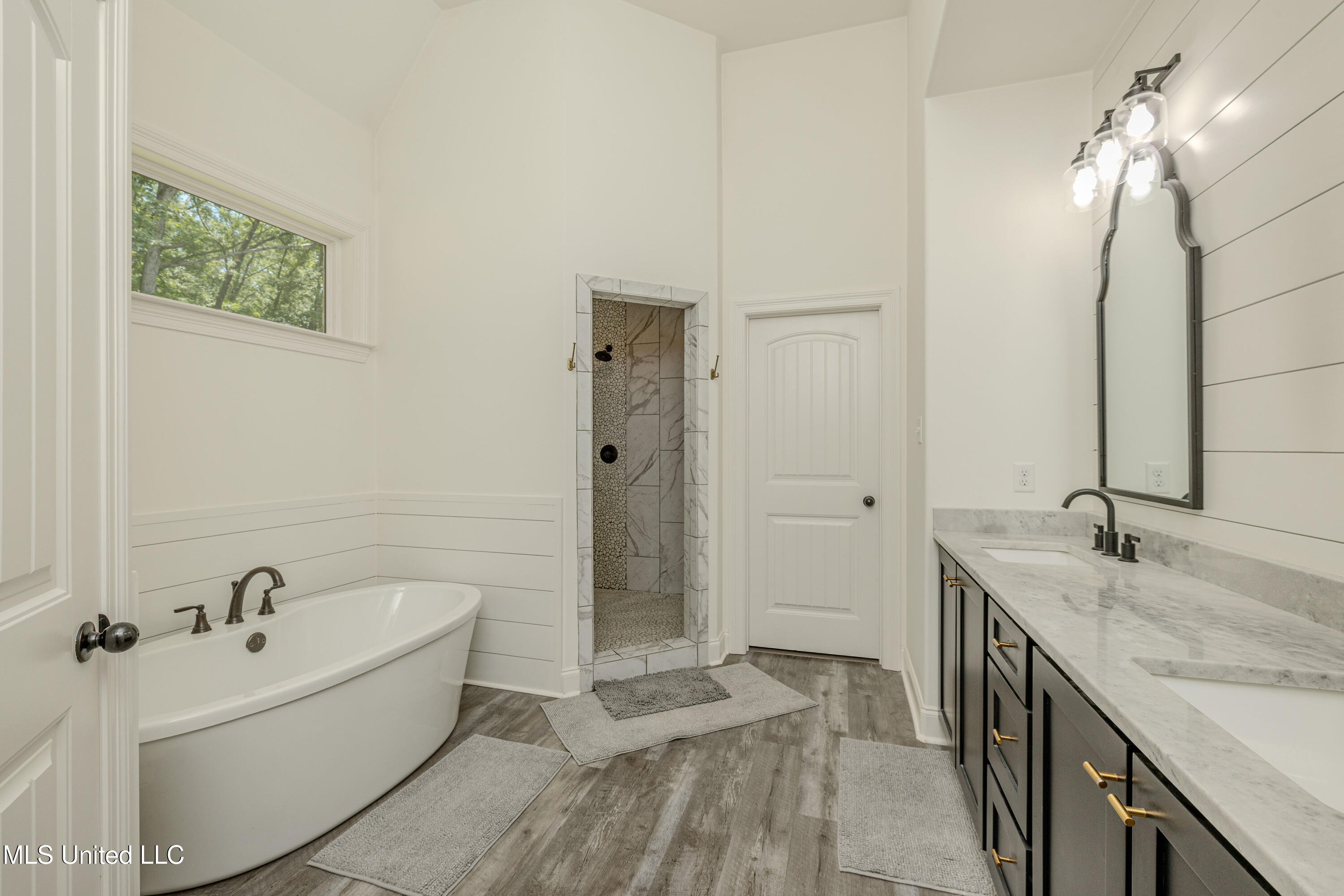 5205 Polk Lane Property Photo 10