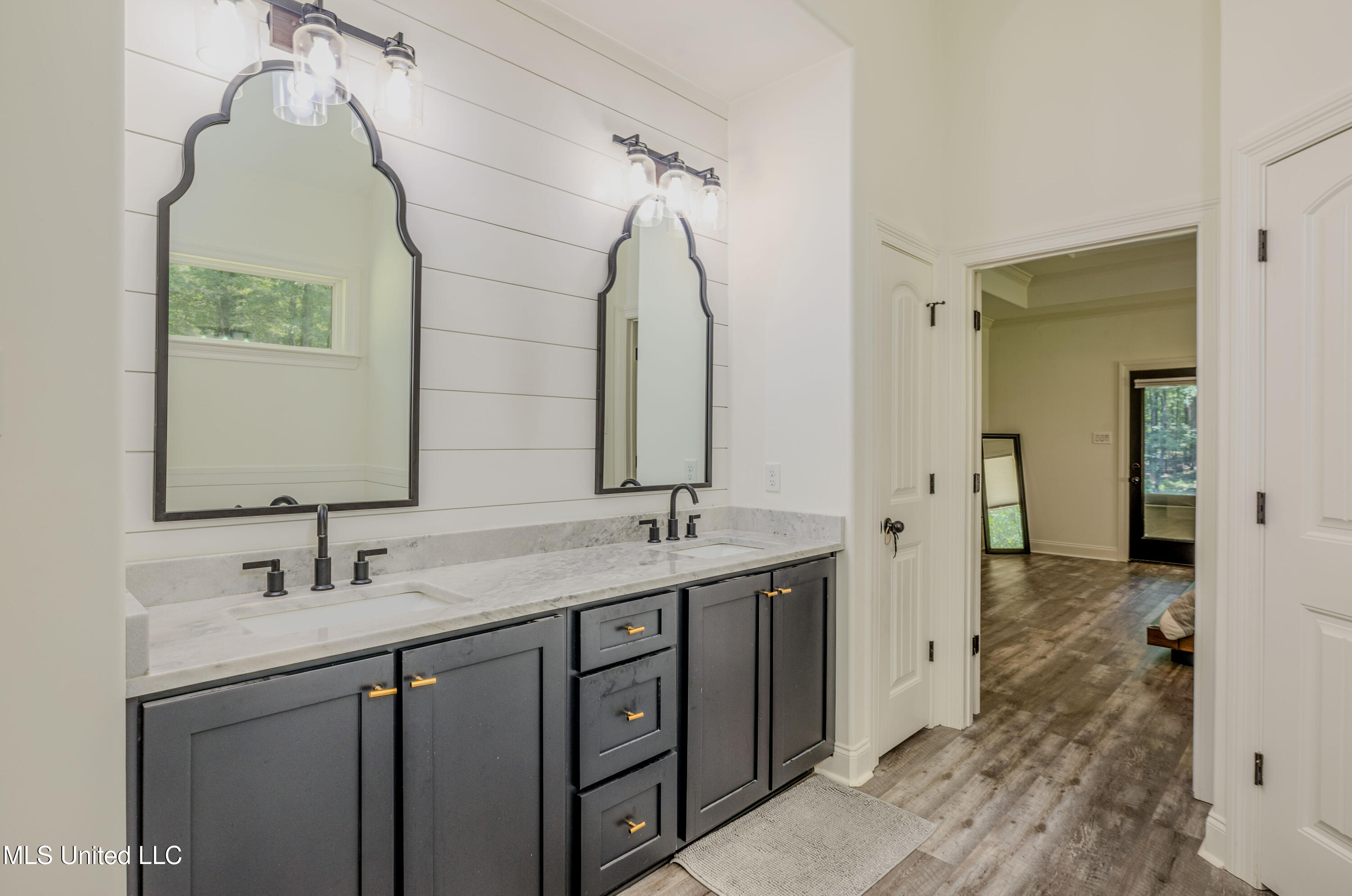 5205 Polk Lane Property Photo 11