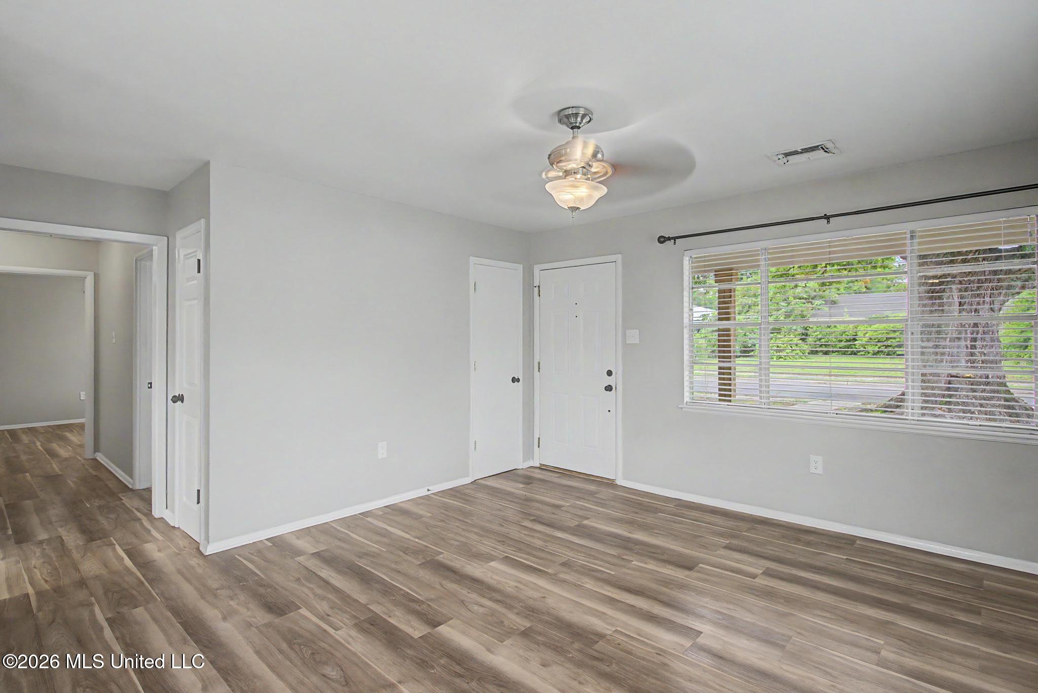 2232 Taylor Boulevard Property Photo 4