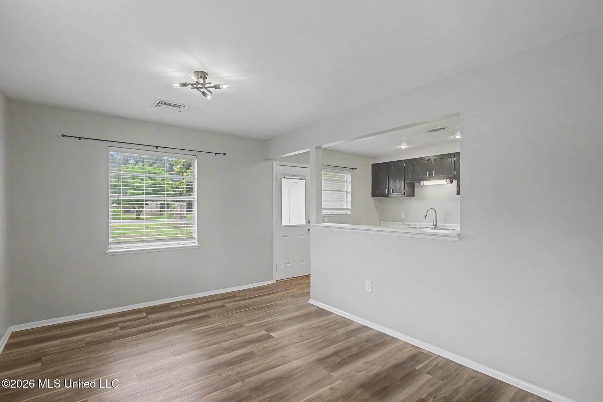 2232 Taylor Boulevard Property Photo 5