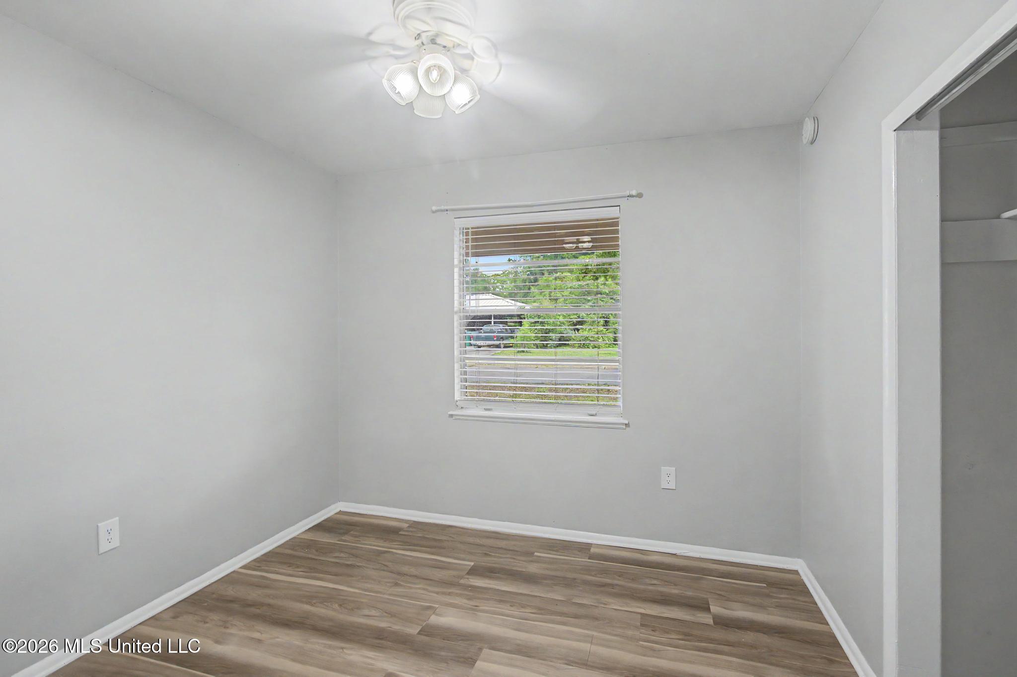 2232 Taylor Boulevard Property Photo 9