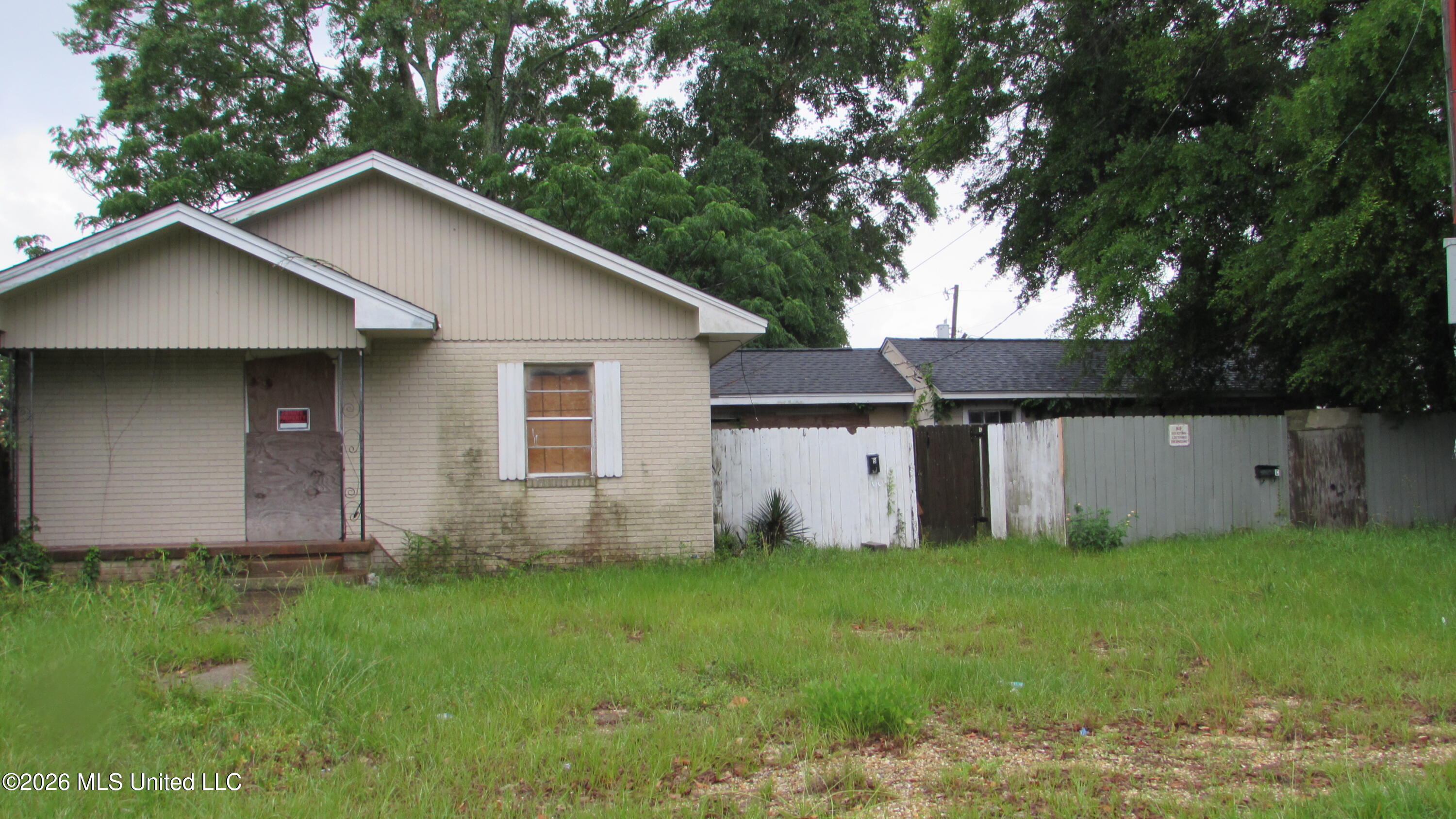 2405 23rd Street Property Photo 1