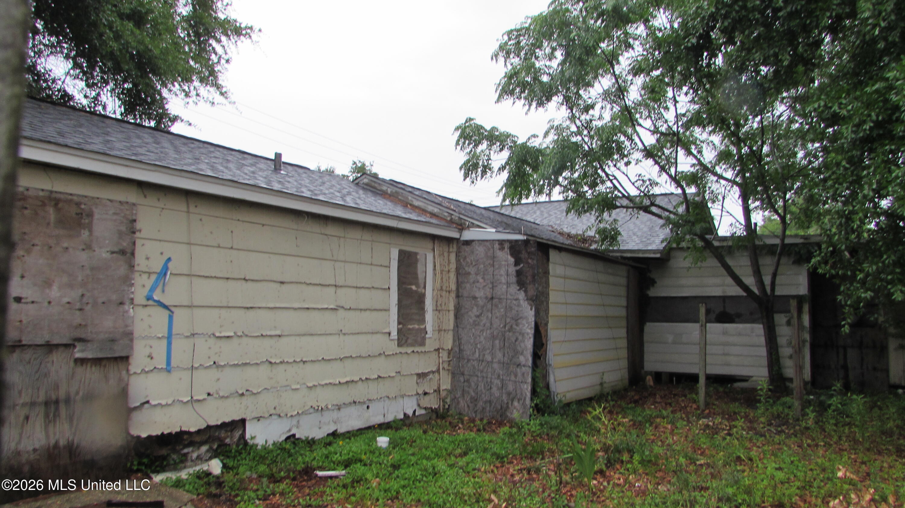 2405 23rd Street Property Photo 2