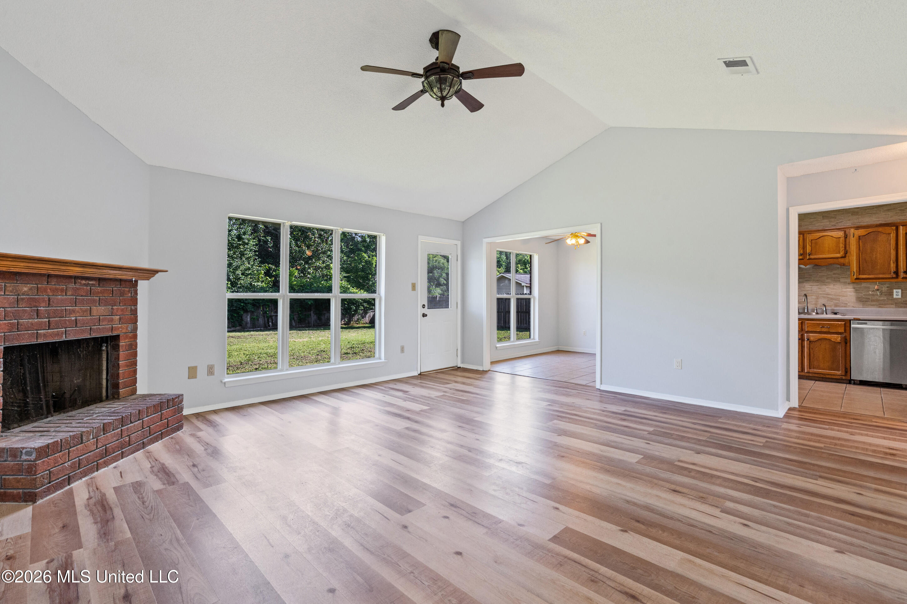 7357 Dunbarton Drive Property Photo 5