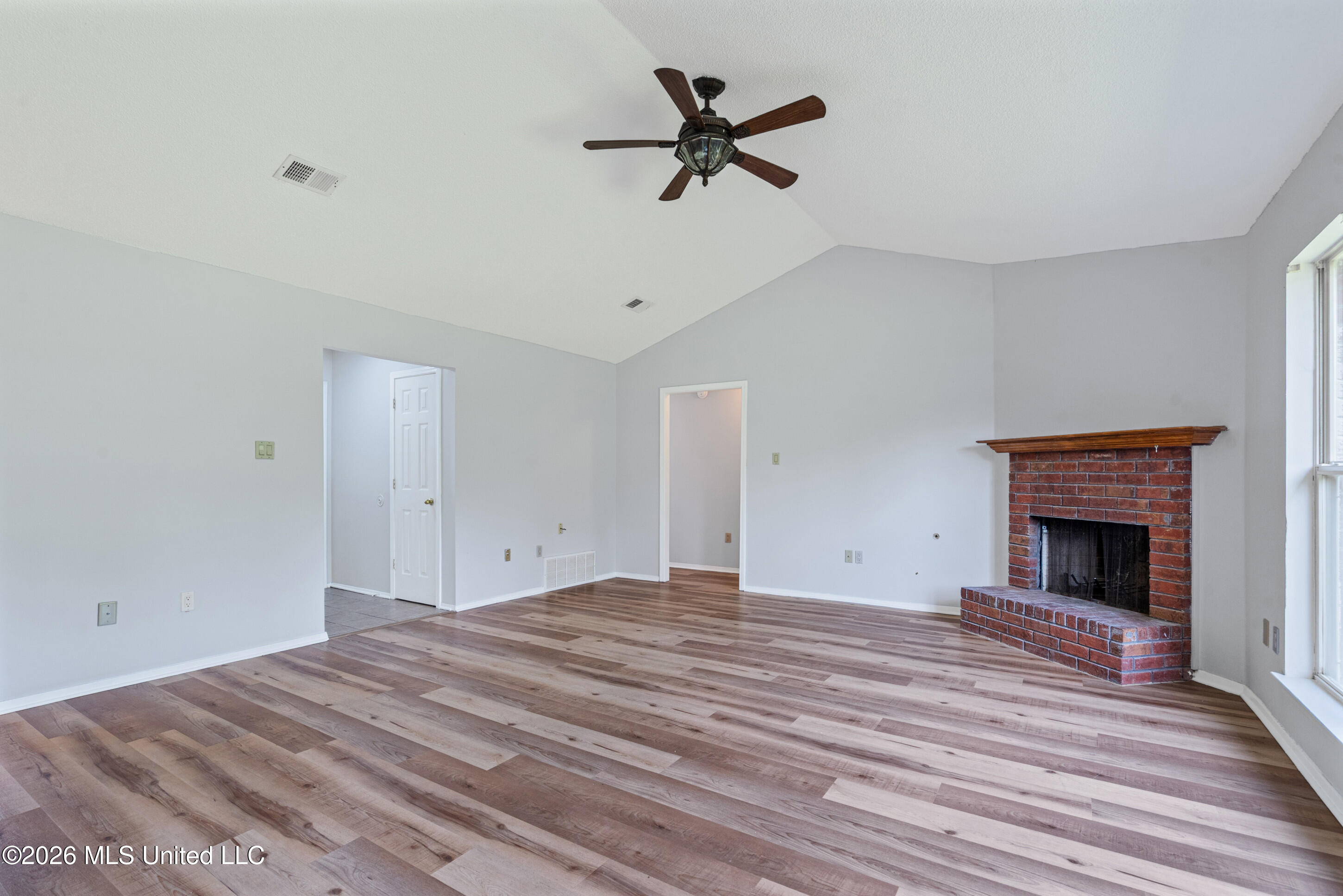 7357 Dunbarton Drive Property Photo 7