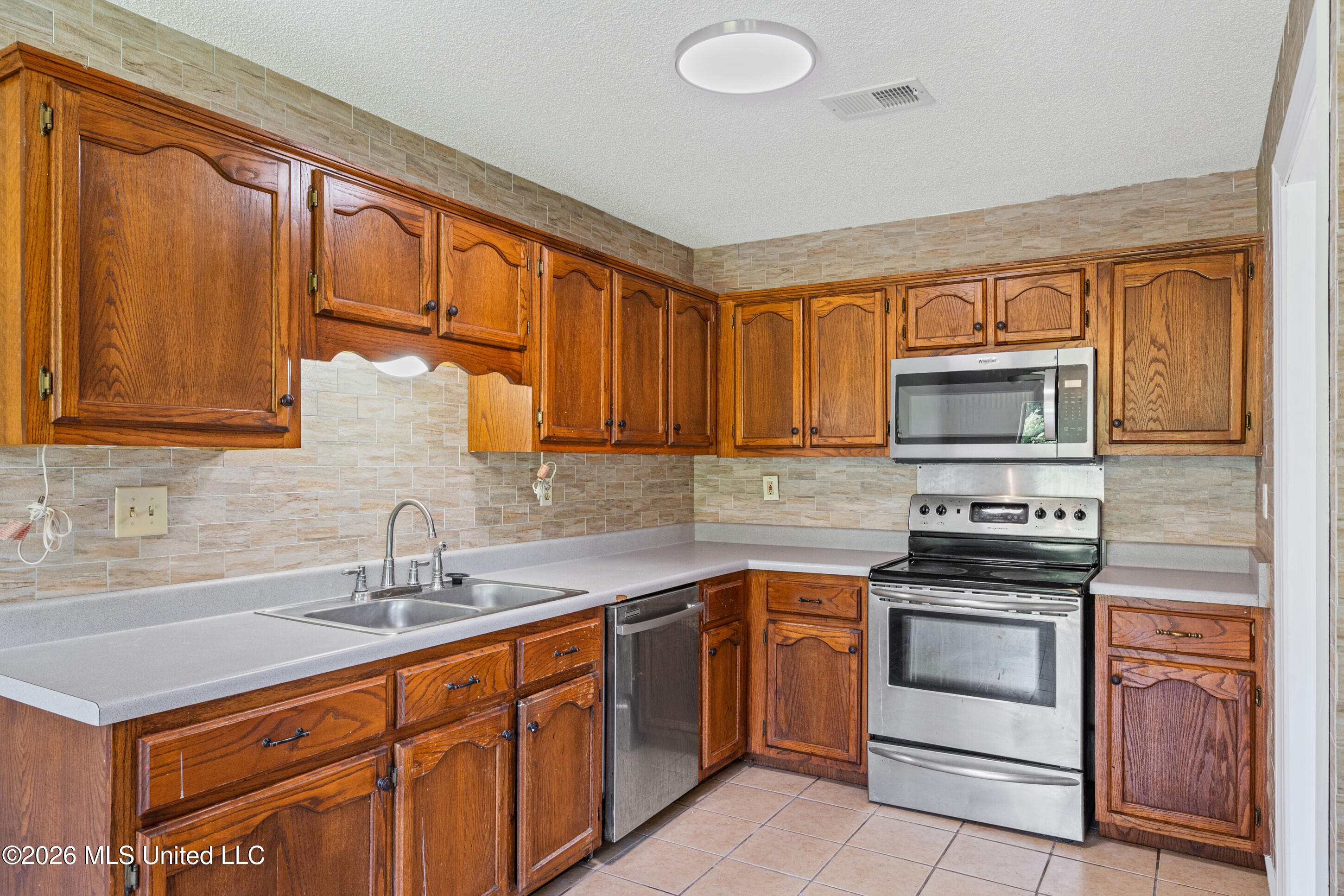 7357 Dunbarton Drive Property Photo 10