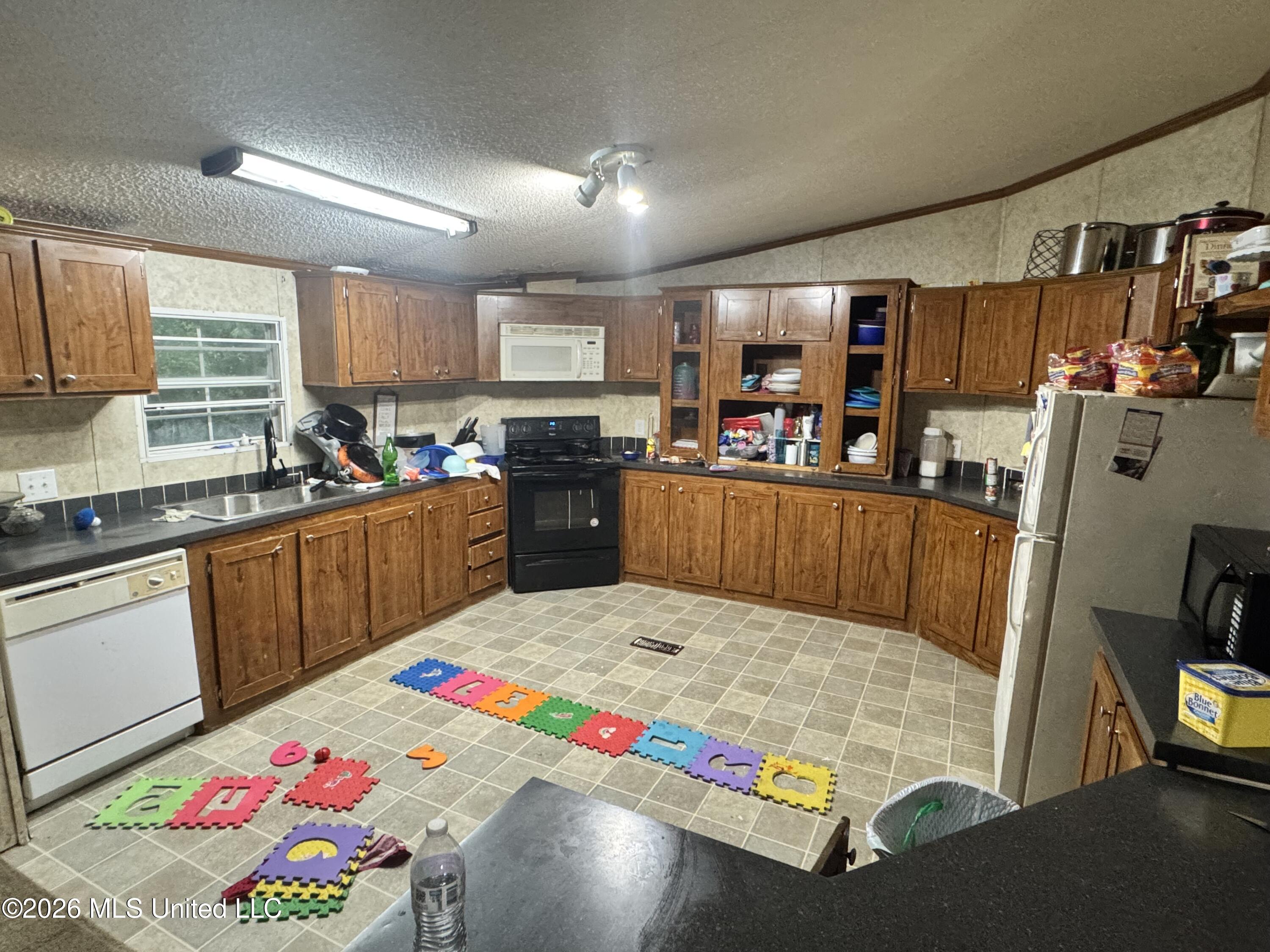 22440 Armes Road Property Photo 4