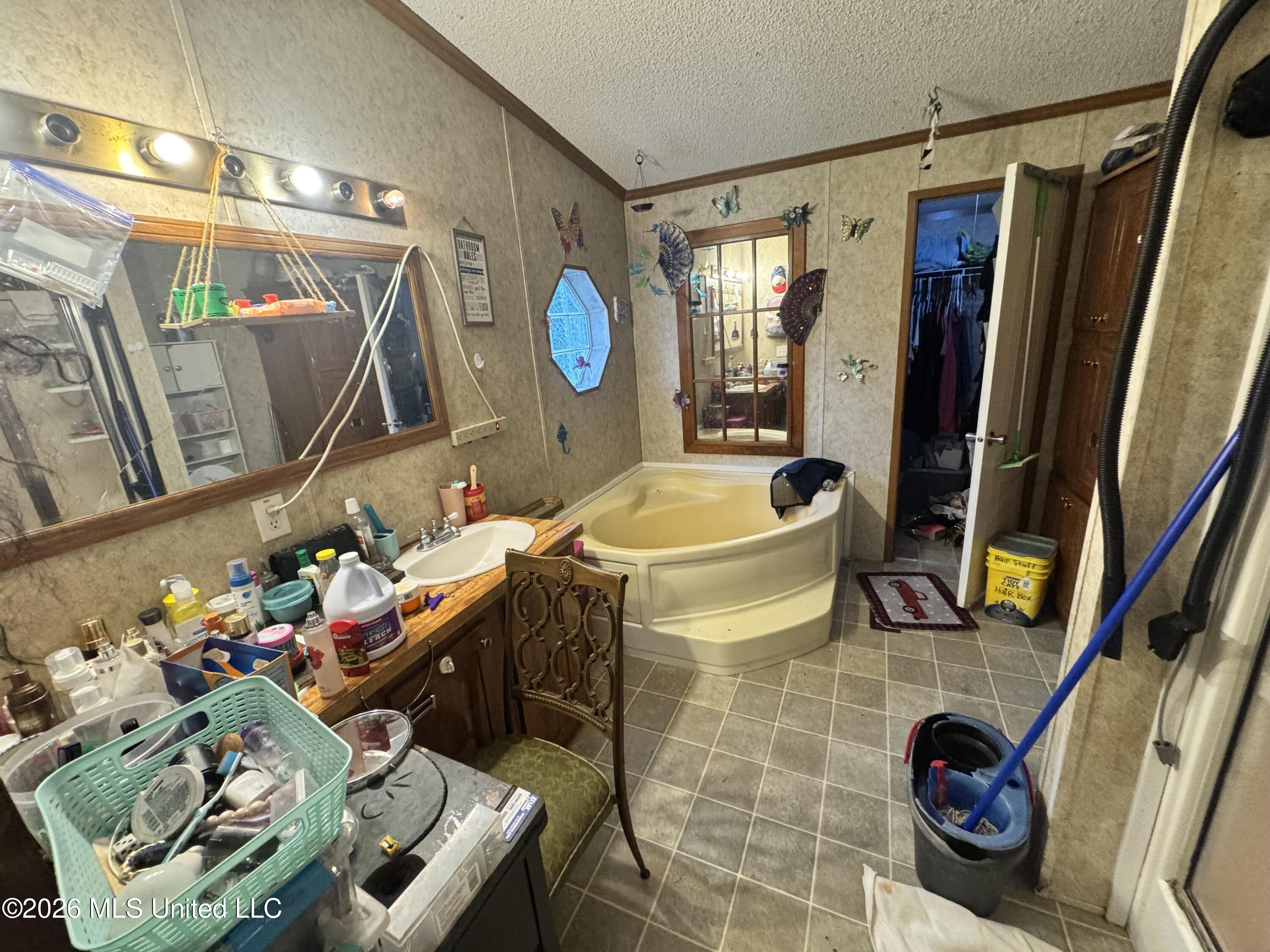 22440 Armes Road Property Photo 8