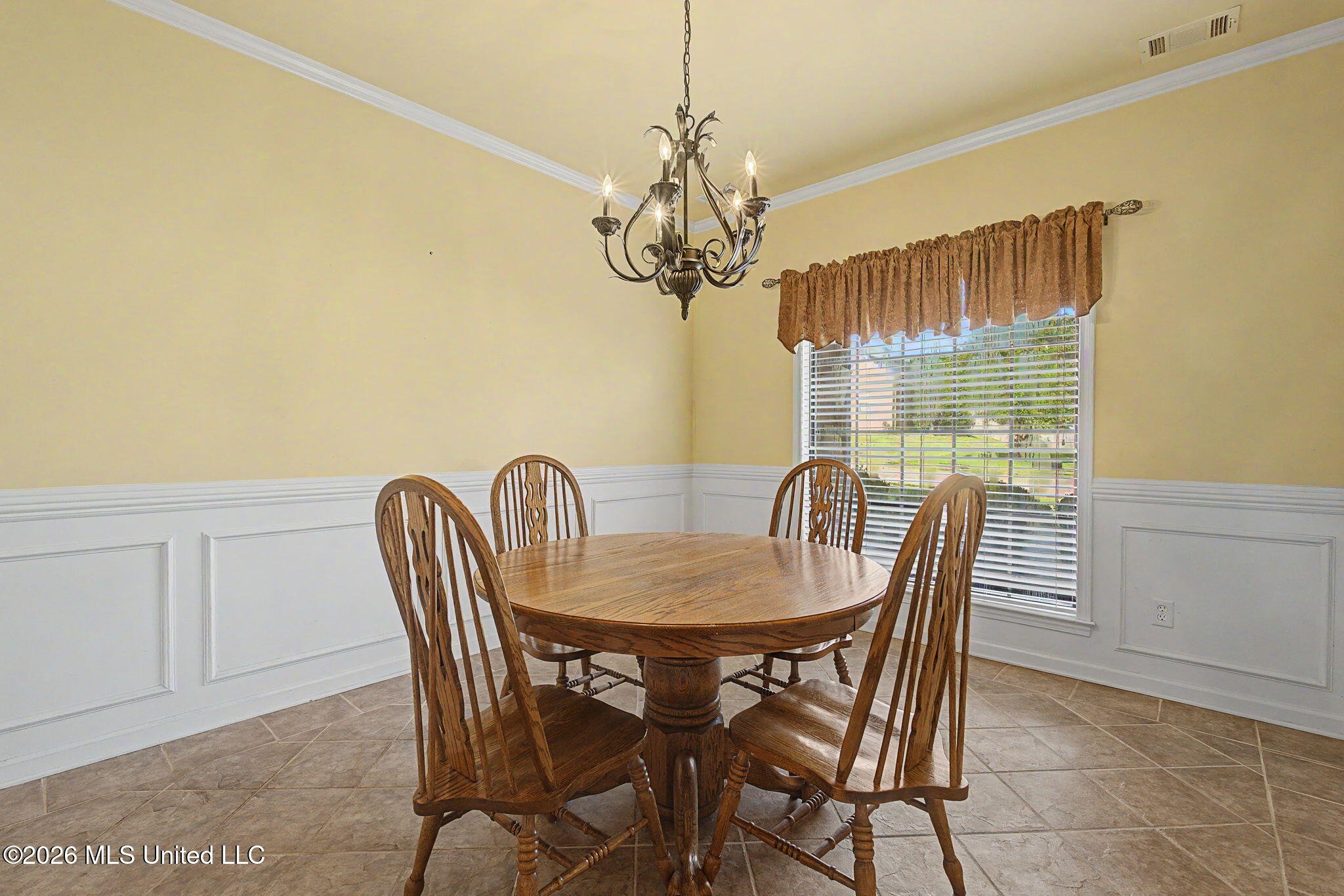 932 Gates Street Property Photo 10